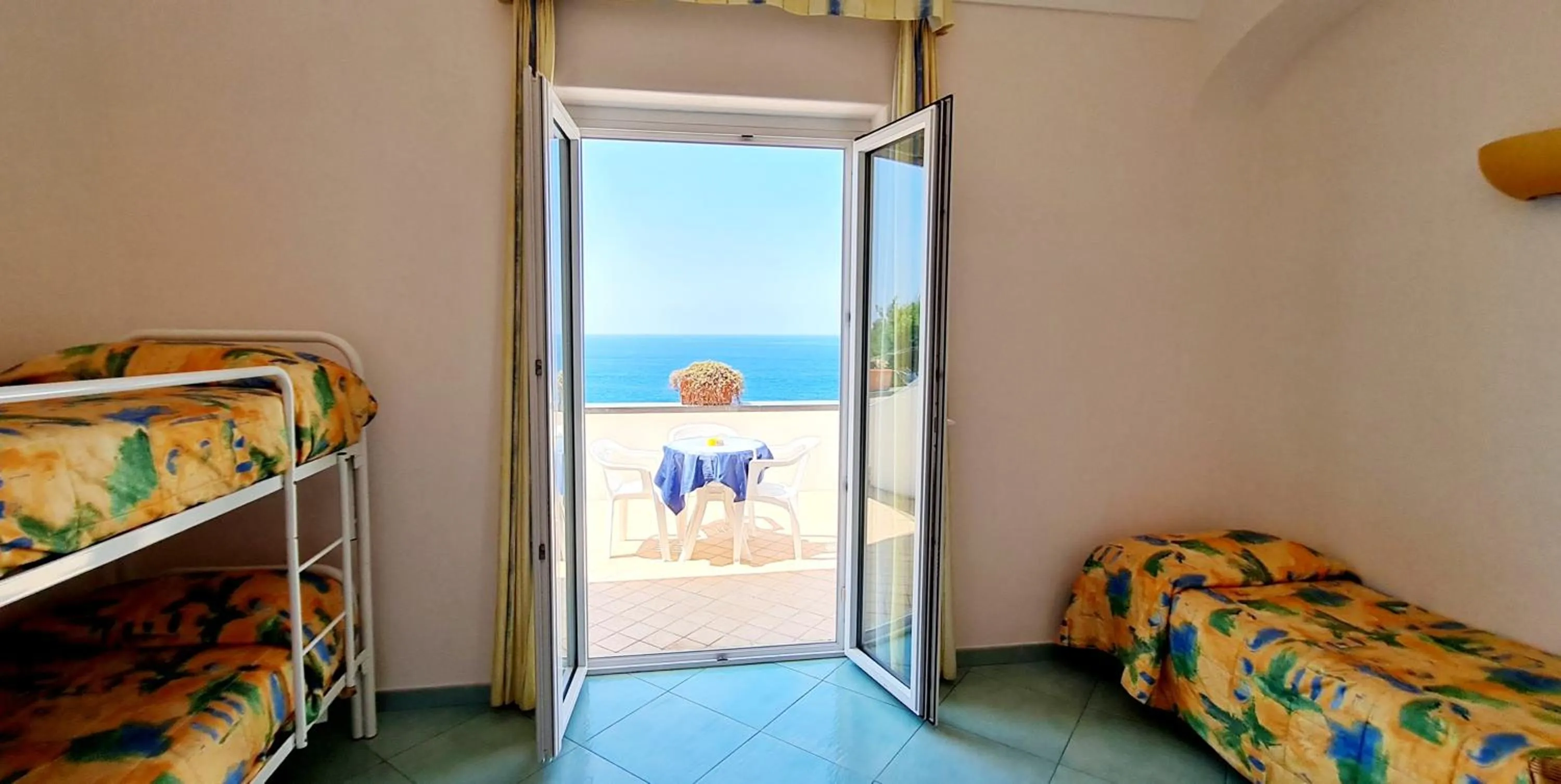 Photo of the whole room, Bed in Hotel Albatros