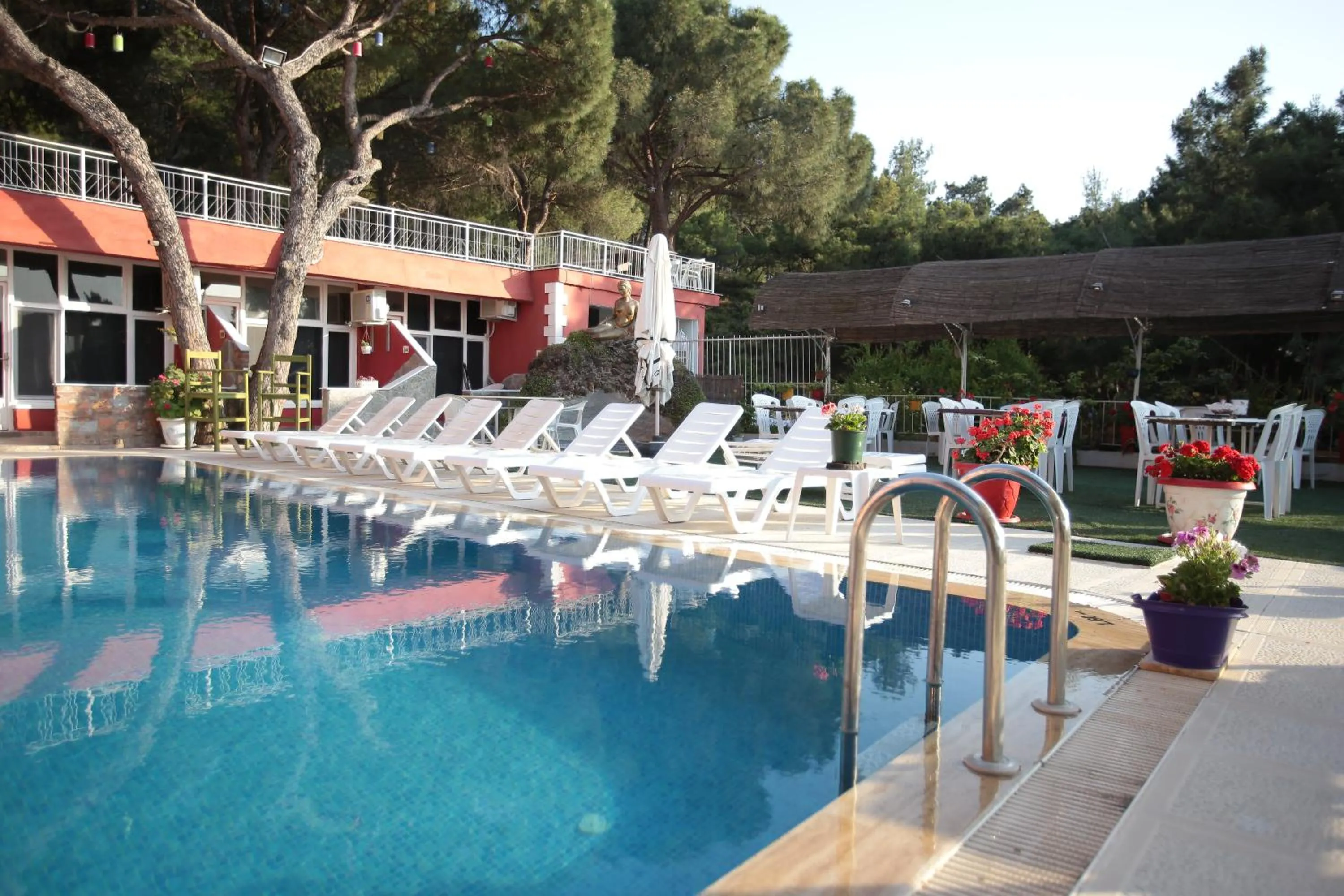 Pool view in Tunc Hotel