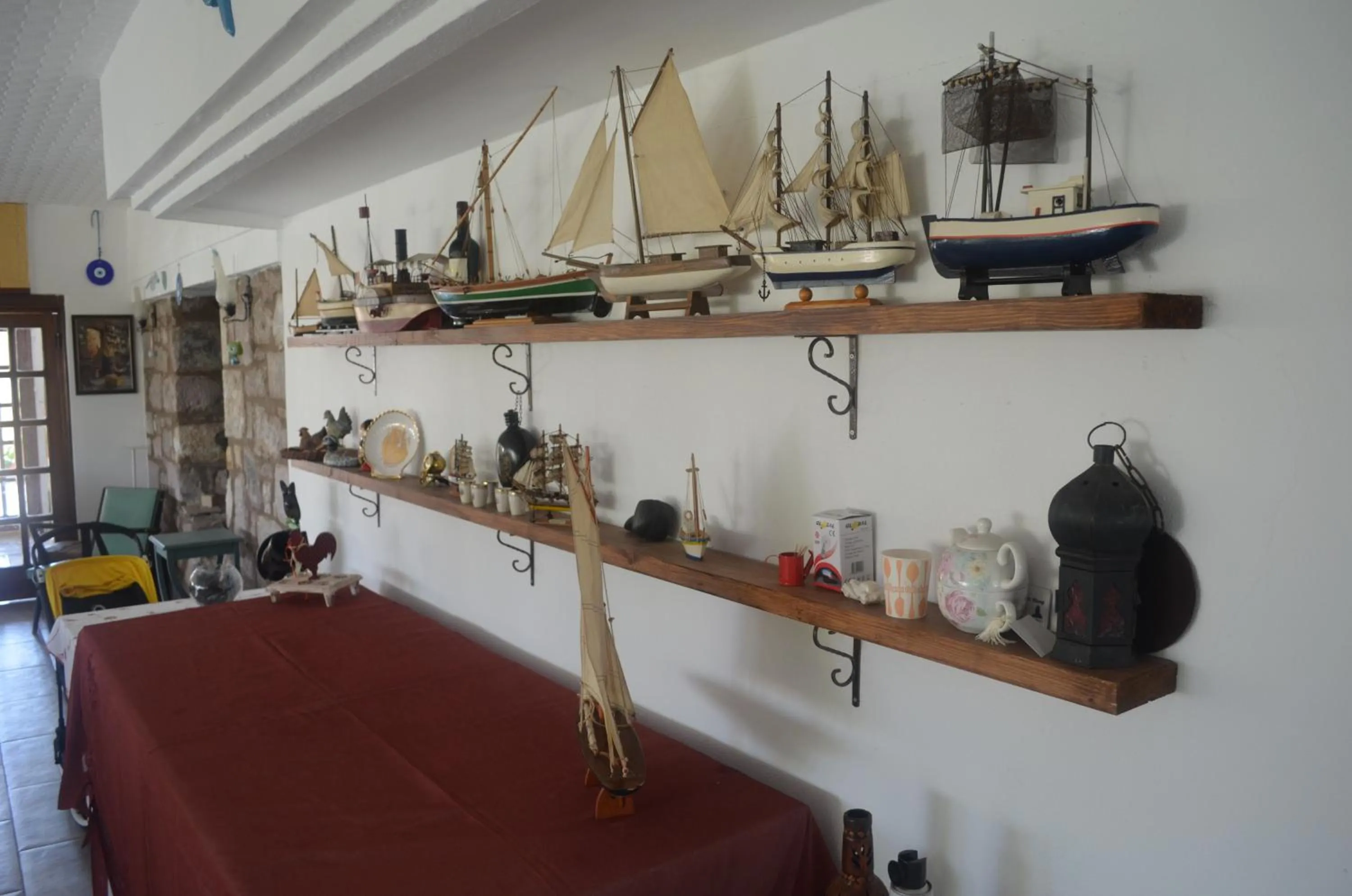 Decorative detail in Tunc Hotel