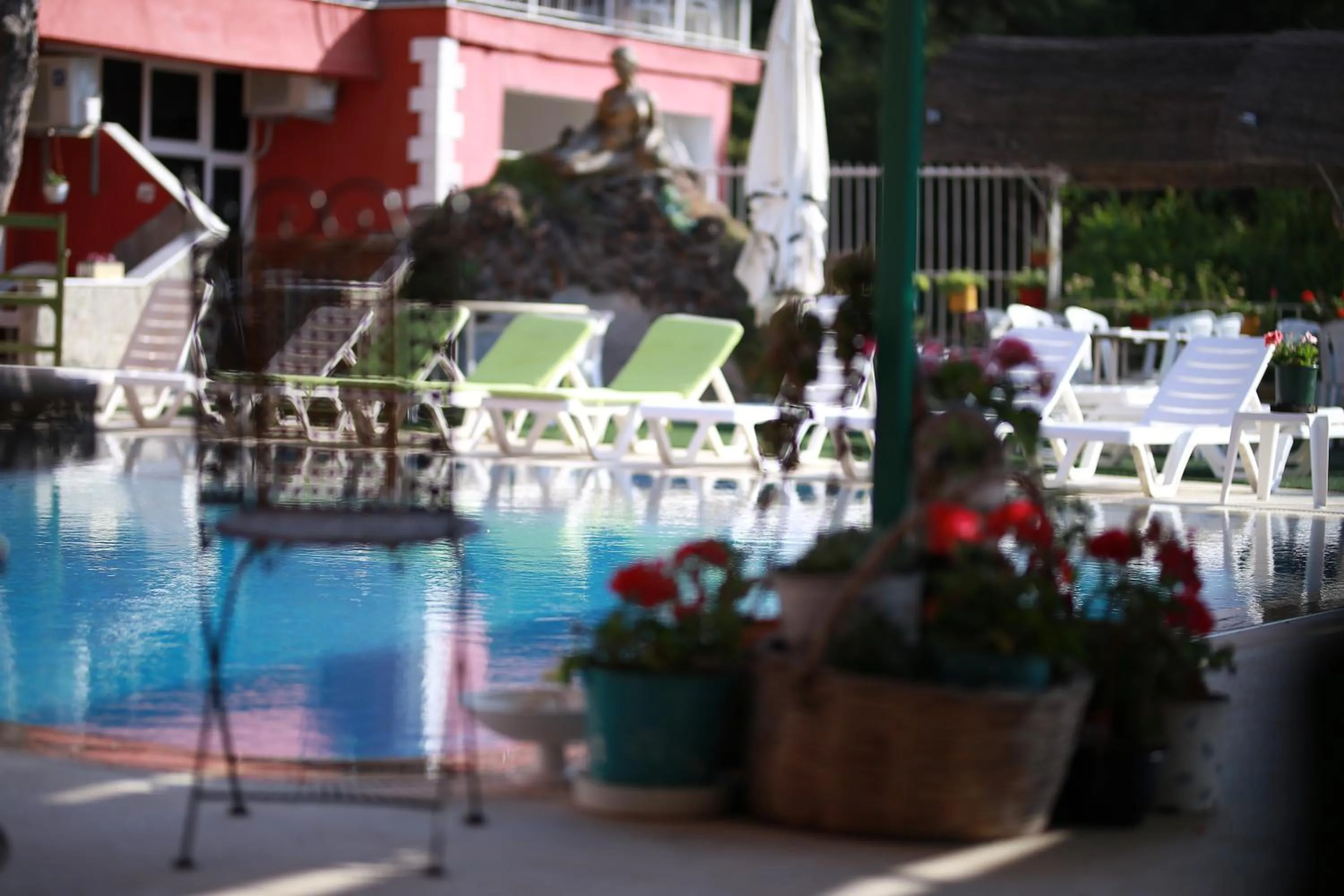 Pool view in Tunc Hotel