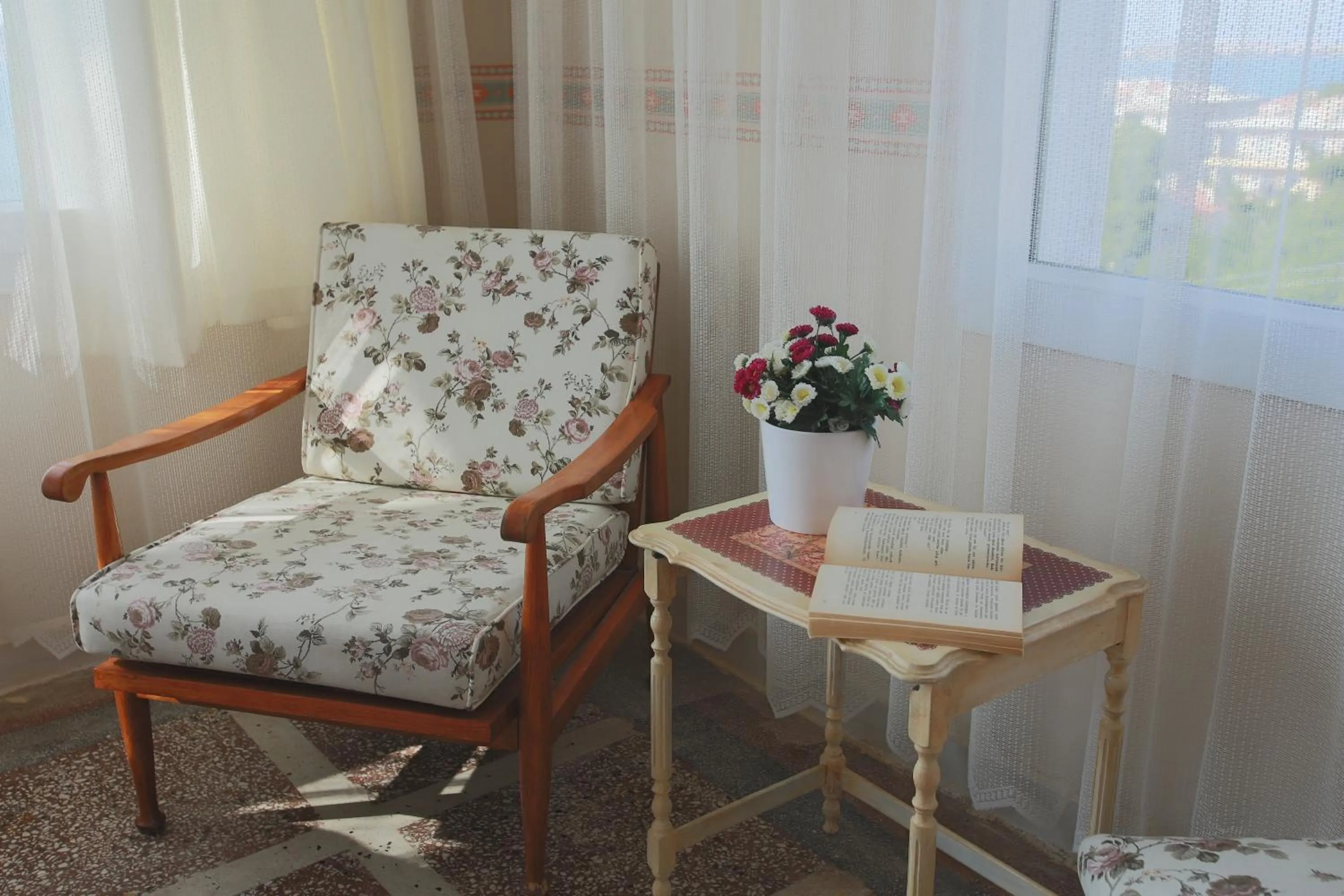 Decorative detail in Tunc Hotel