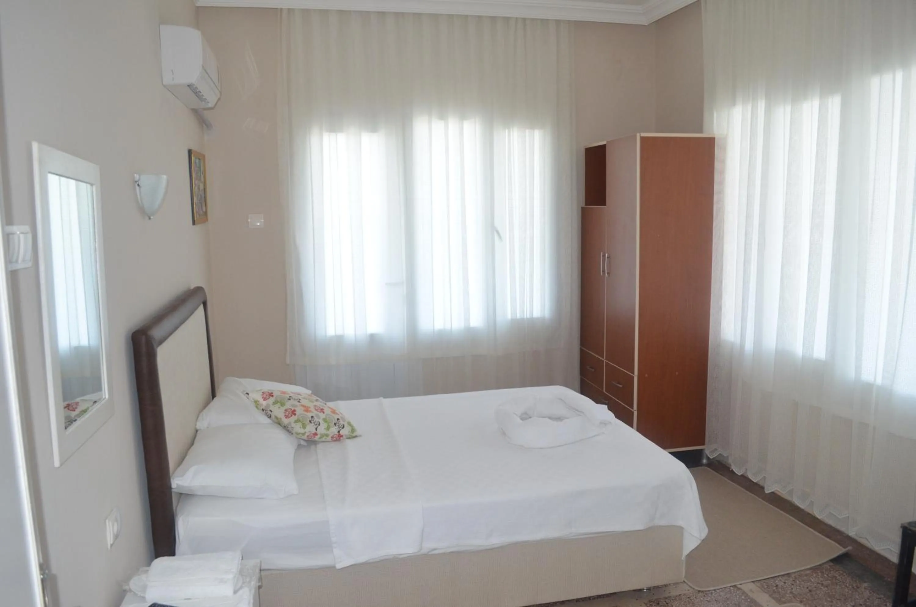 Photo of the whole room in Tunc Hotel