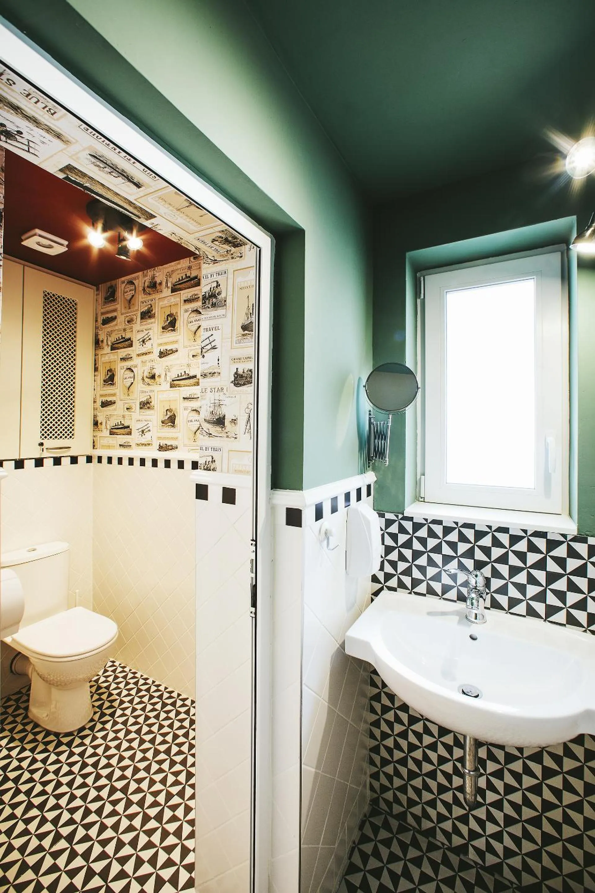 Toilet in 5 Vintage Guest House