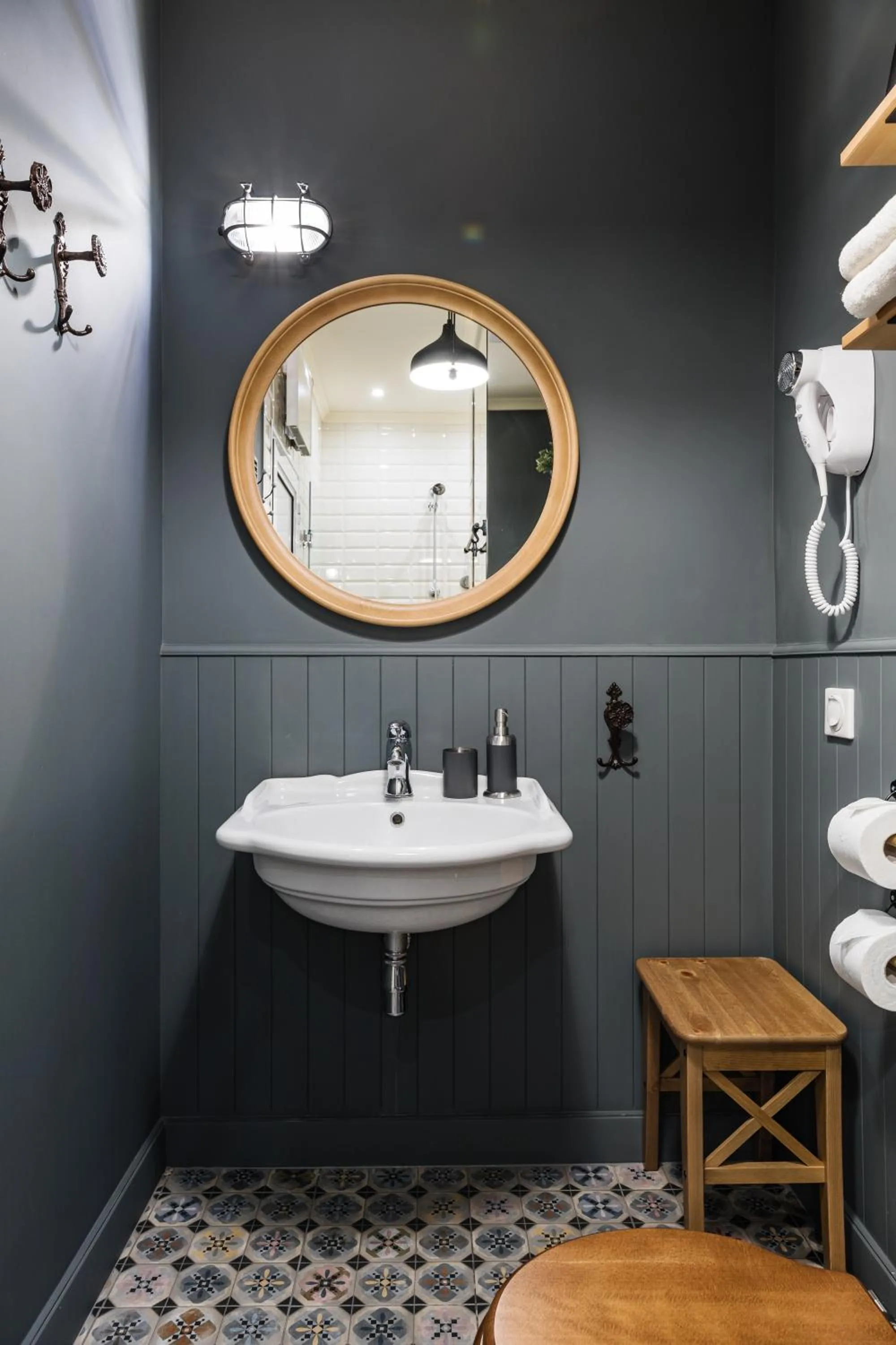 Bathroom in 5 Vintage Guest House