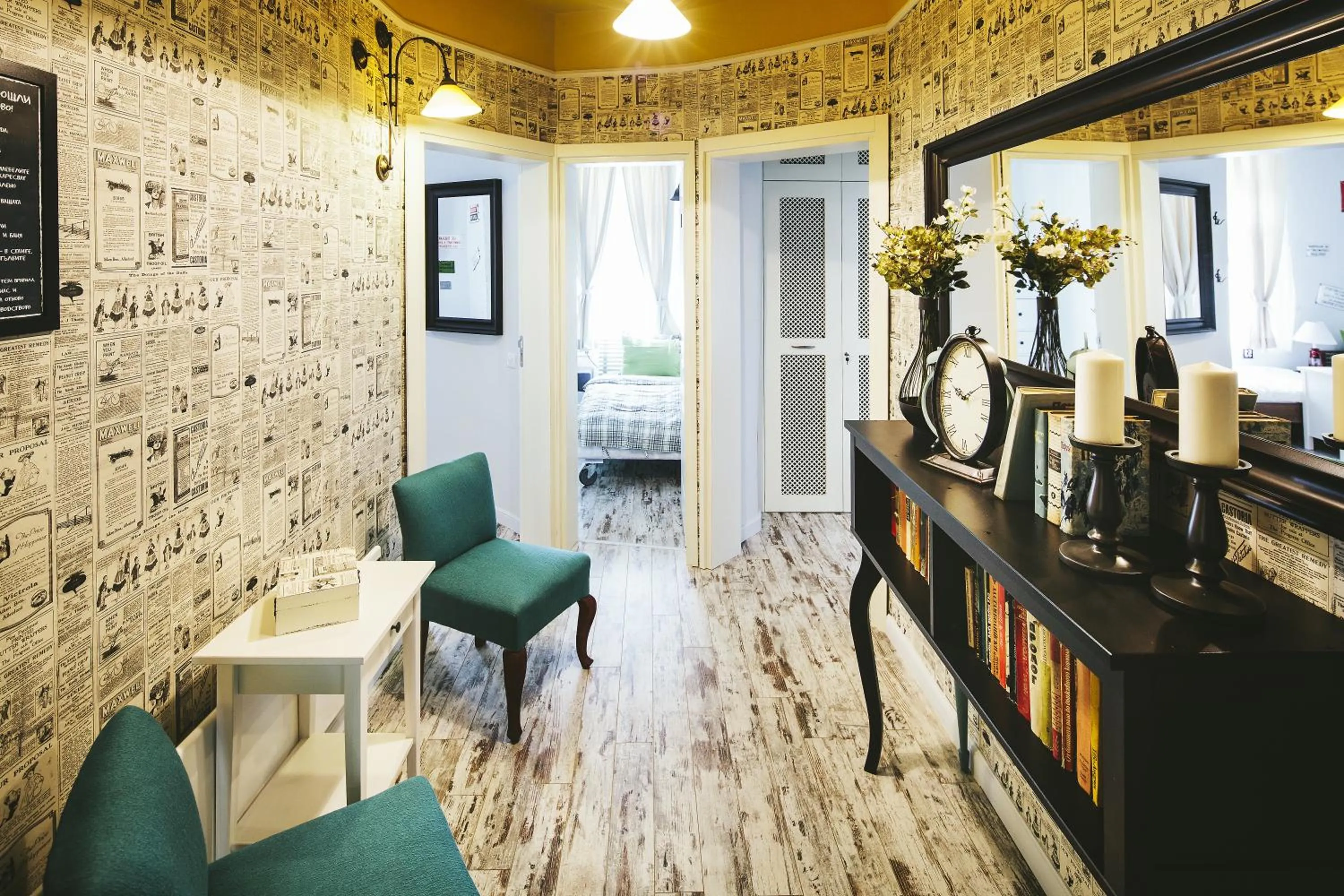 Library in 5 Vintage Guest House