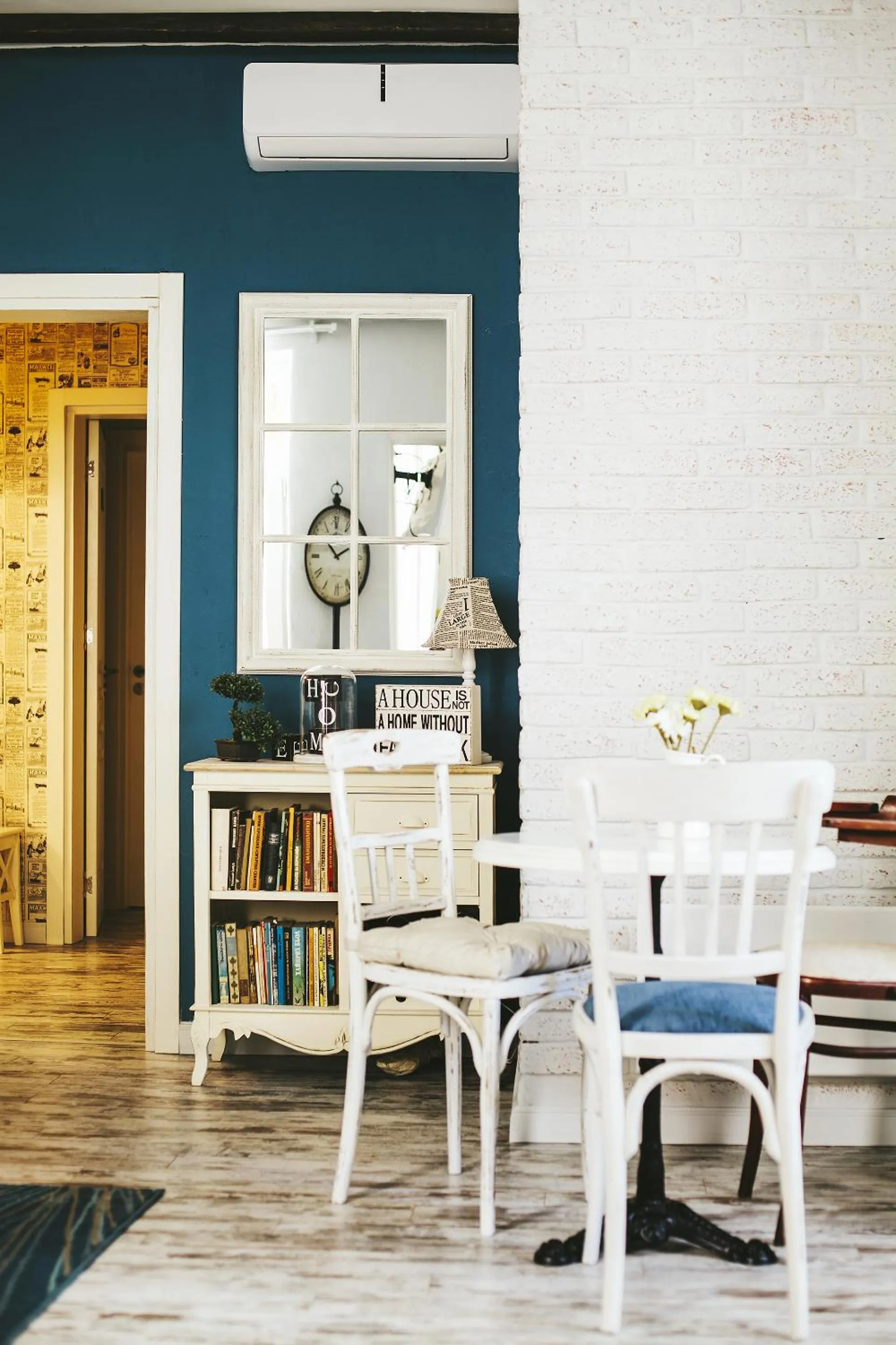 Living room in 5 Vintage Guest House