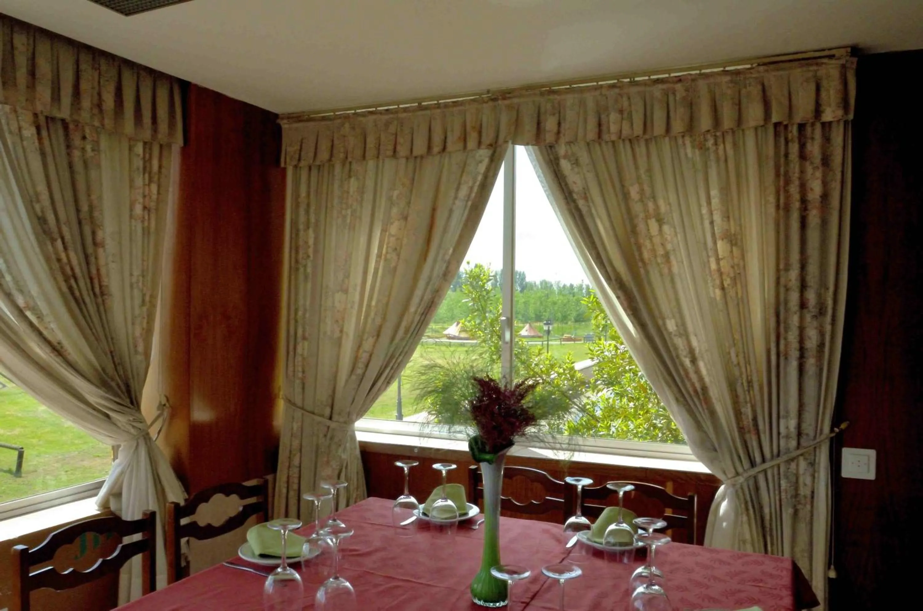 Restaurant/places to eat in Hostal Don Suero de Quiñones