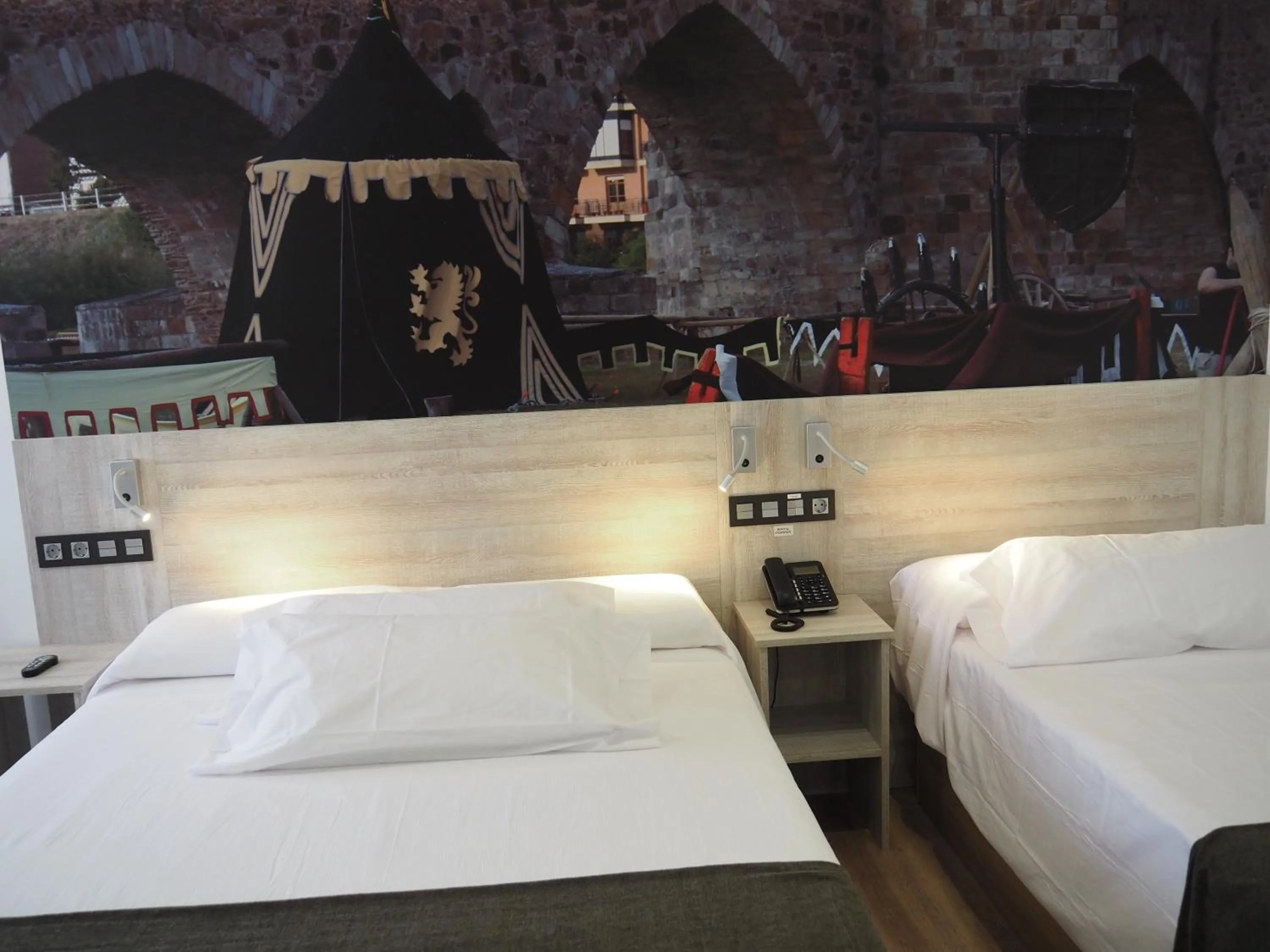 Decorative detail in Hostal Don Suero de Quiñones