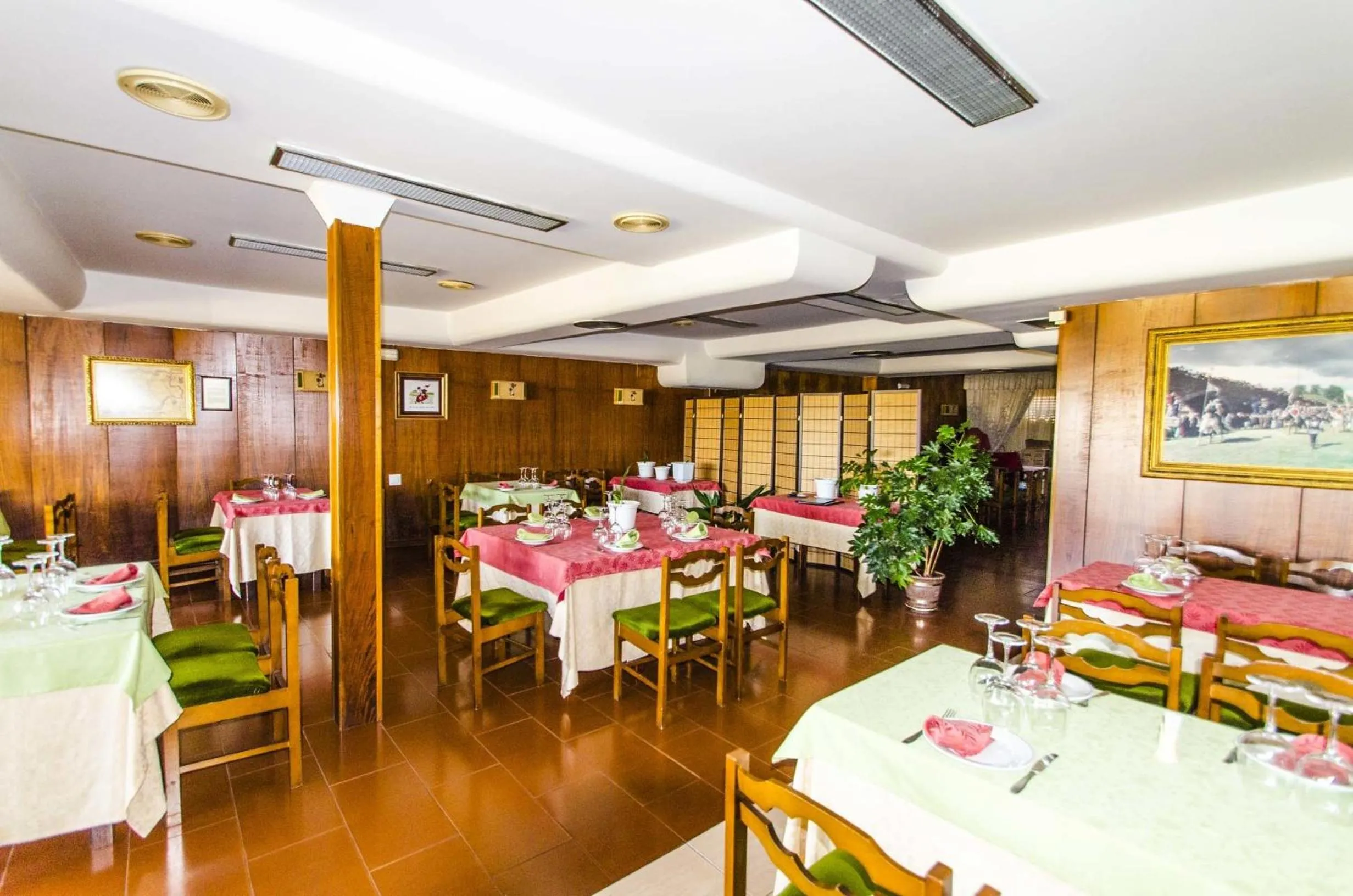 Restaurant/places to eat in Hostal Don Suero de Quiñones