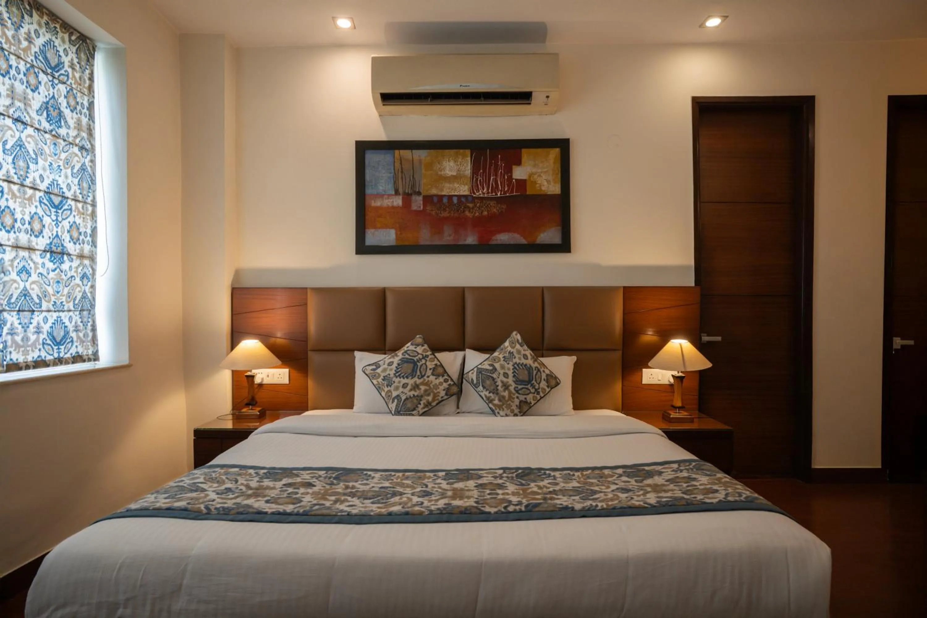 Bed in Ahuja Residency Noida