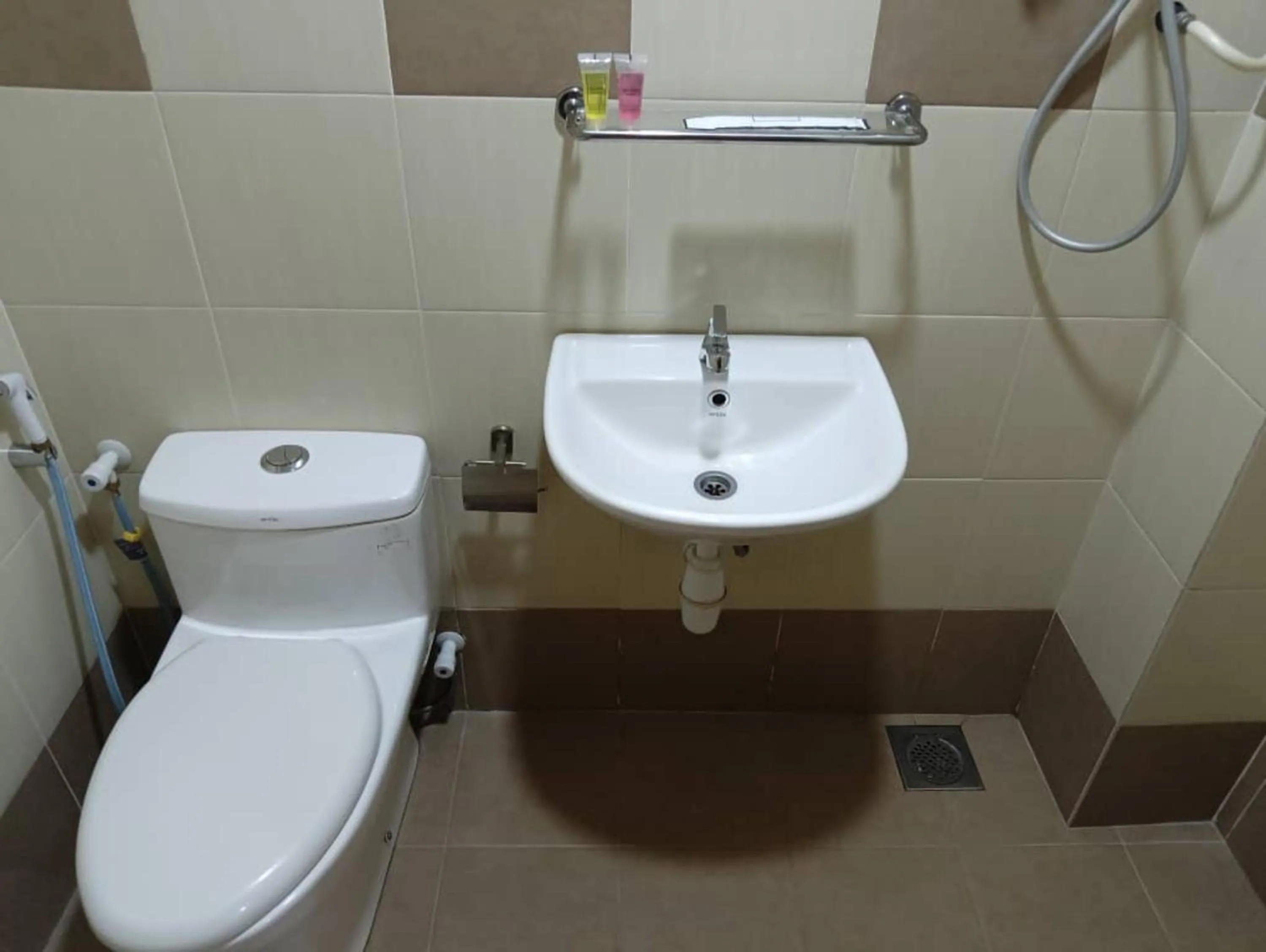 Shower in Hotel Miju