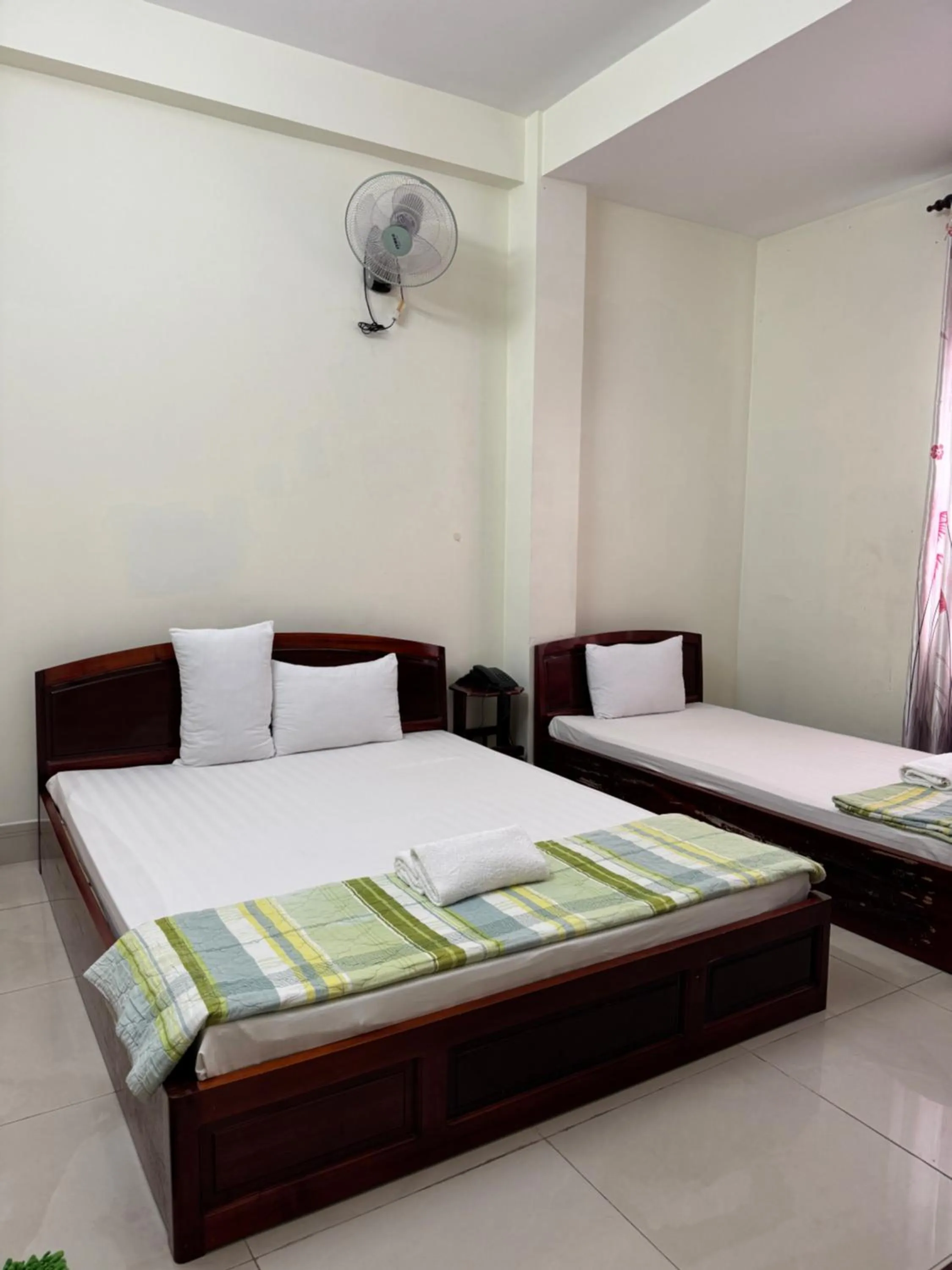Bedroom, Bed in Thinh Khang Hotel Vung Tau