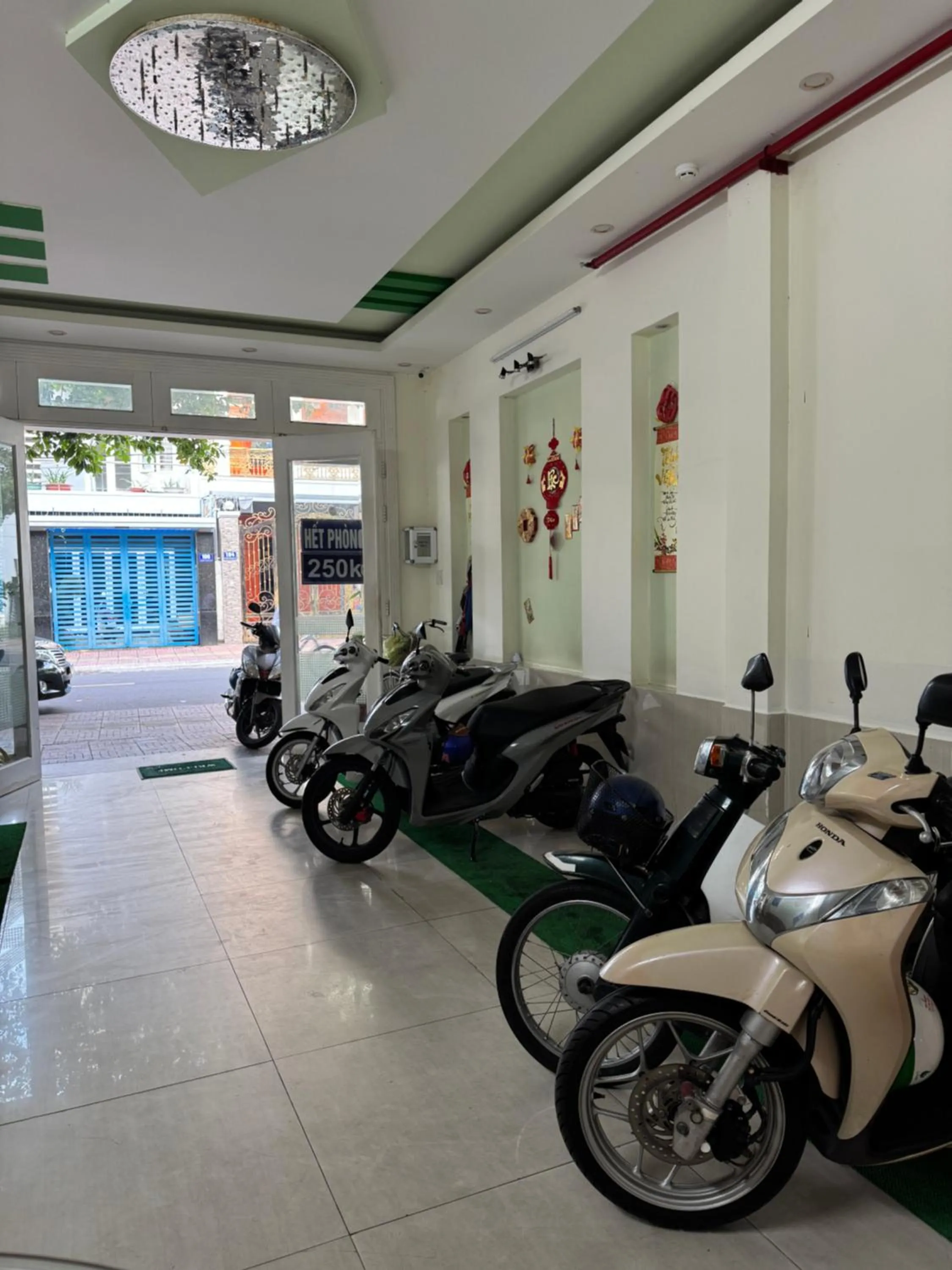 Parking in Thinh Khang Hotel Vung Tau