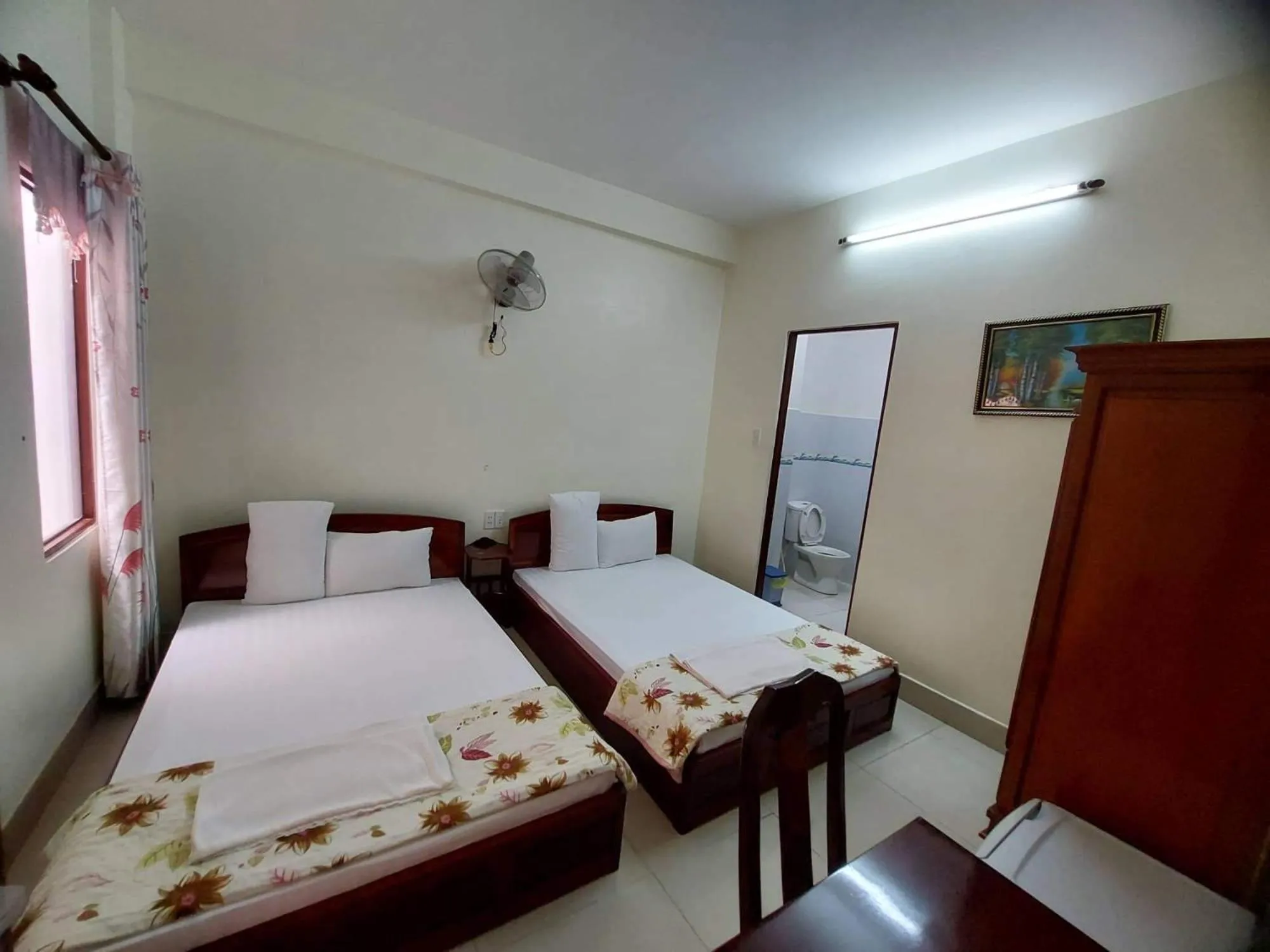 Photo of the whole room, Bed in Thinh Khang Hotel Vung Tau