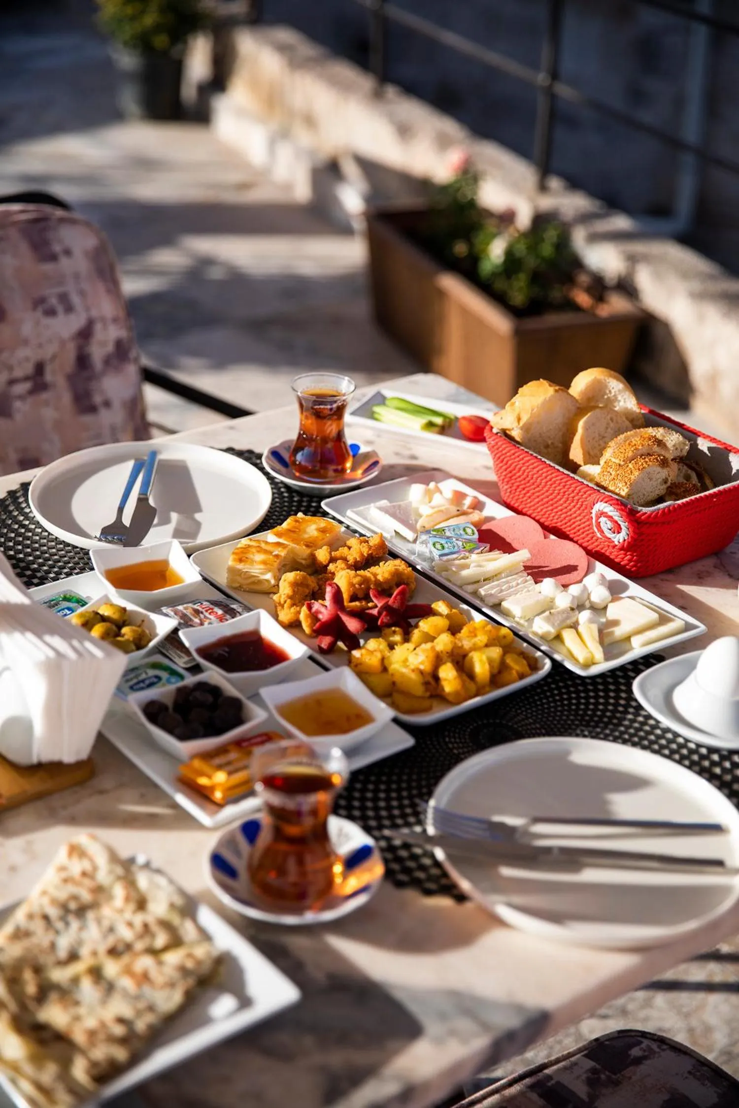 Breakfast in Charming Cave Hotel