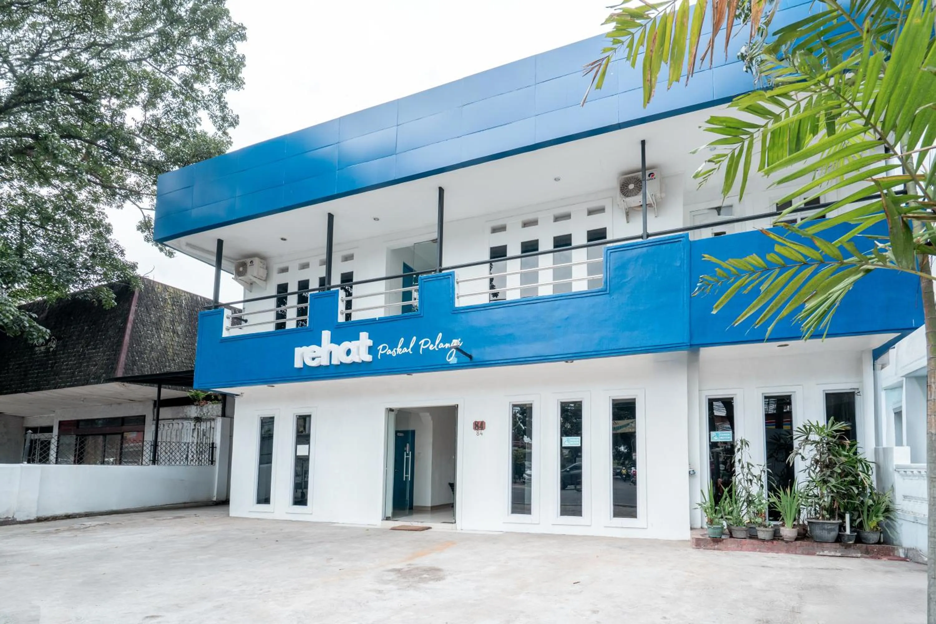 Property building in Rehat At Paskal Pelangi