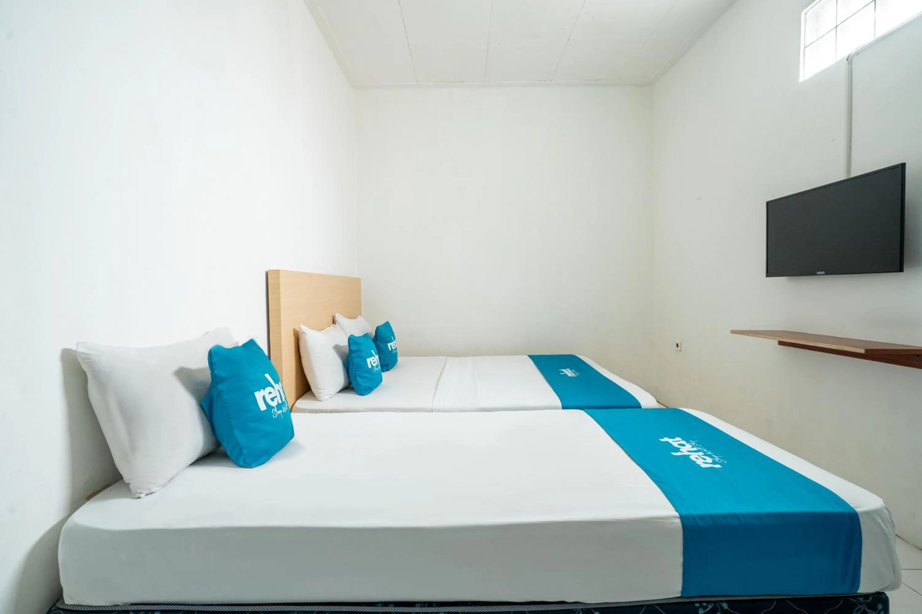 Bedroom, Bed in Rehat At Paskal Pelangi