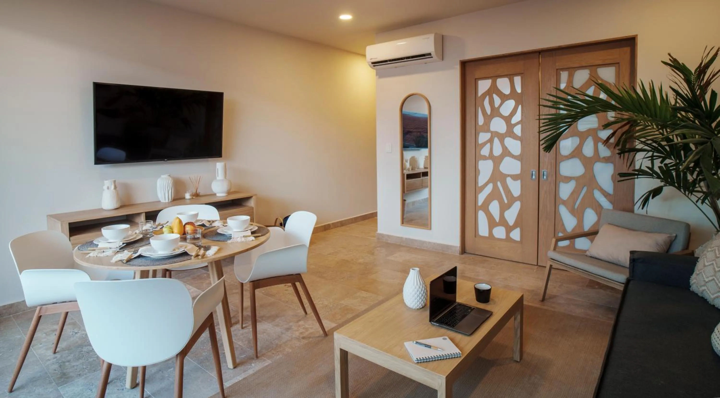 TV and multimedia in abba Suites Playa del Carmen