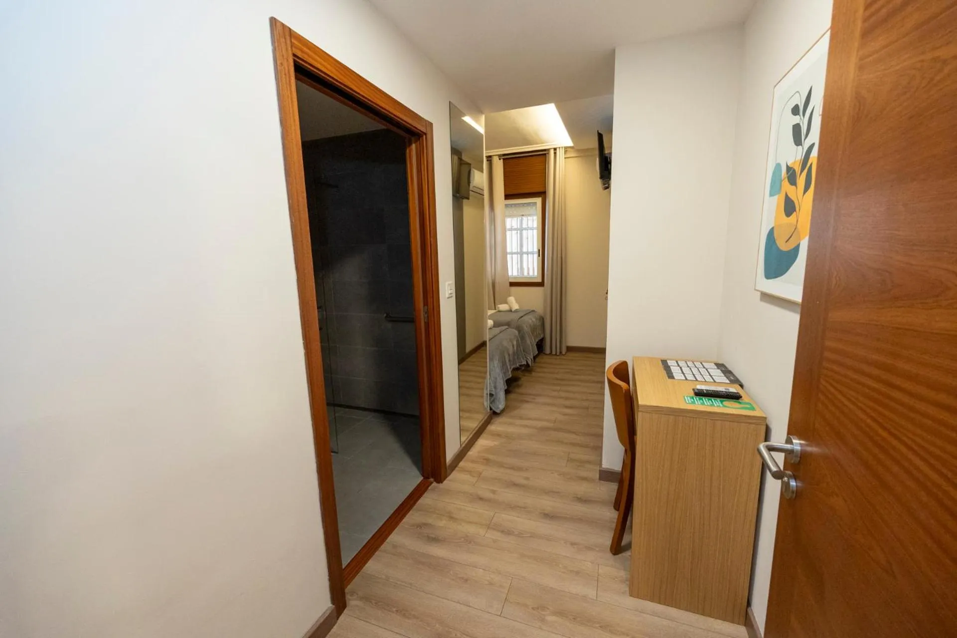 Bedroom in Hotel Restaurante Isape GBC