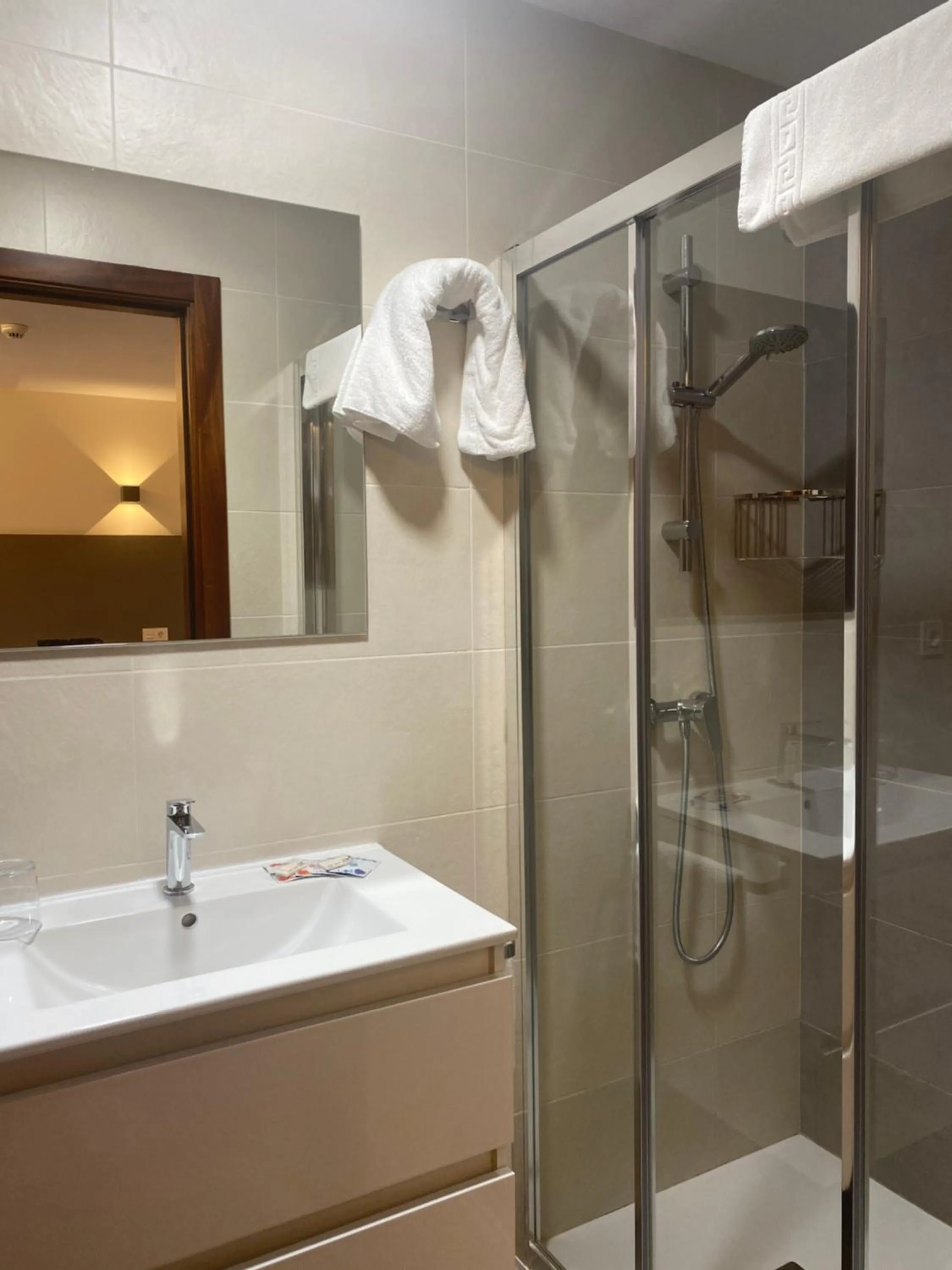 Bathroom in Hotel Restaurante Isape GBC