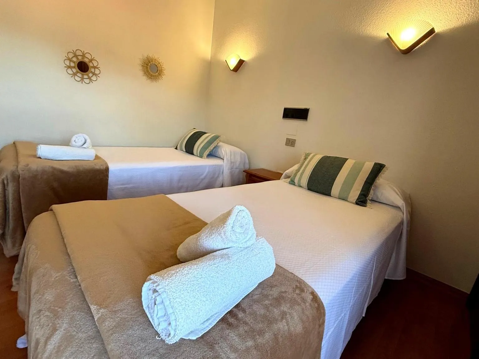 Photo of the whole room, Bed in Hotel Restaurante Isape GBC