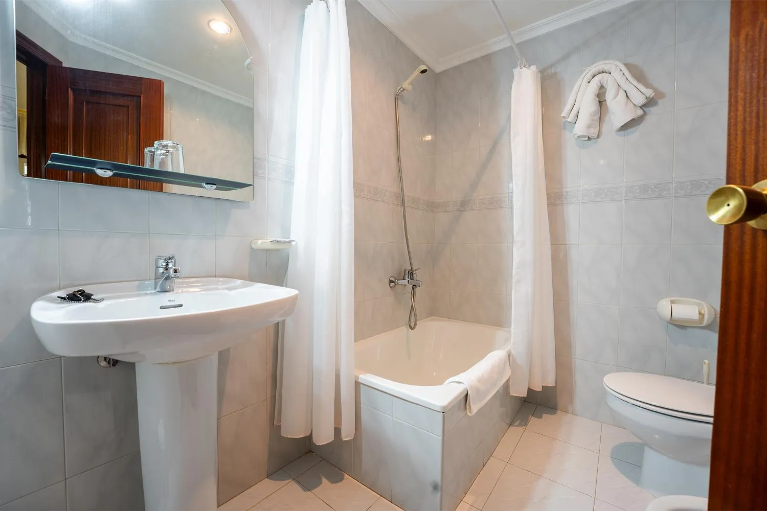 Bathroom in Hotel Restaurante Isape GBC