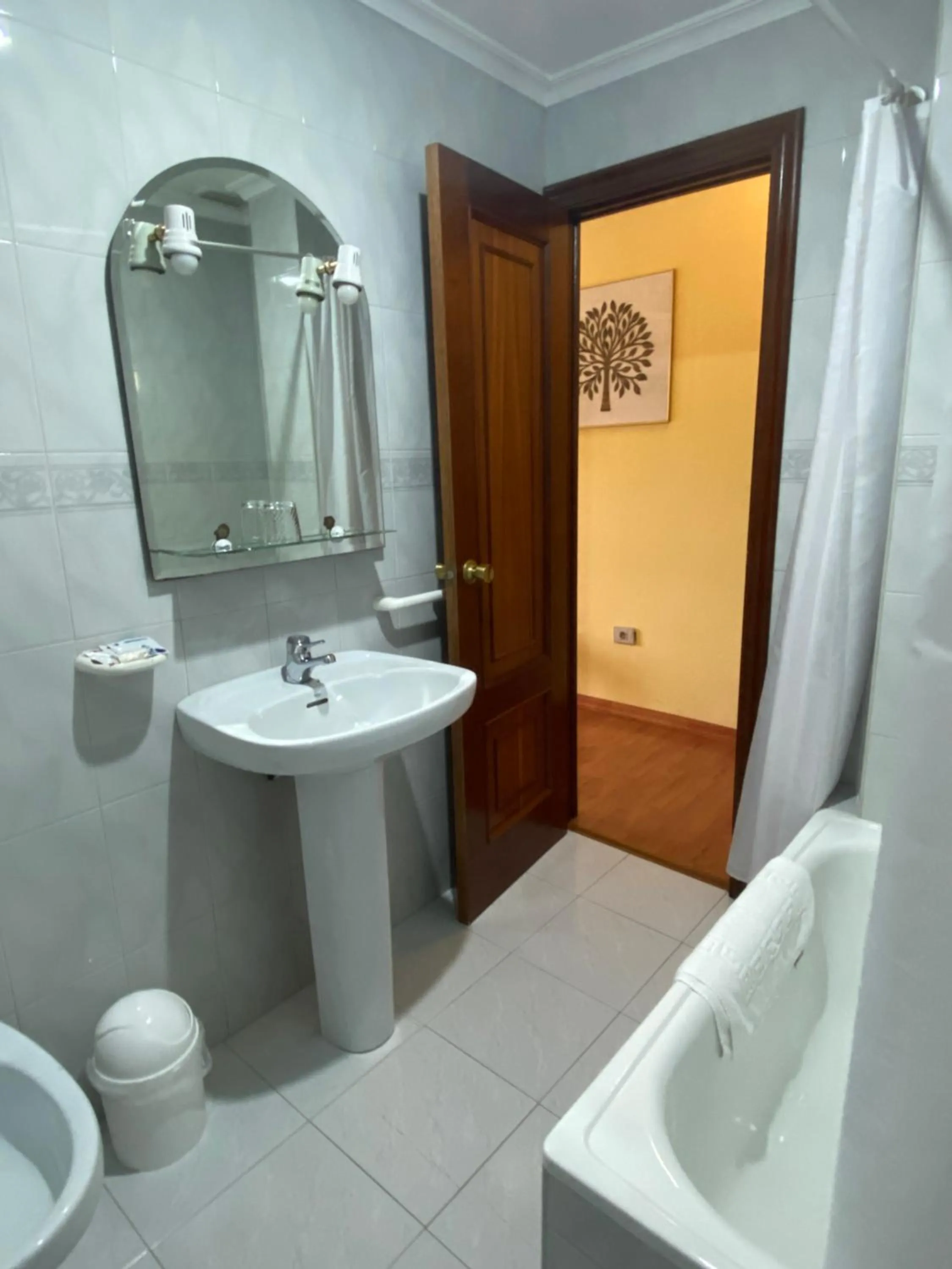 Bathroom in Hotel Restaurante Isape GBC