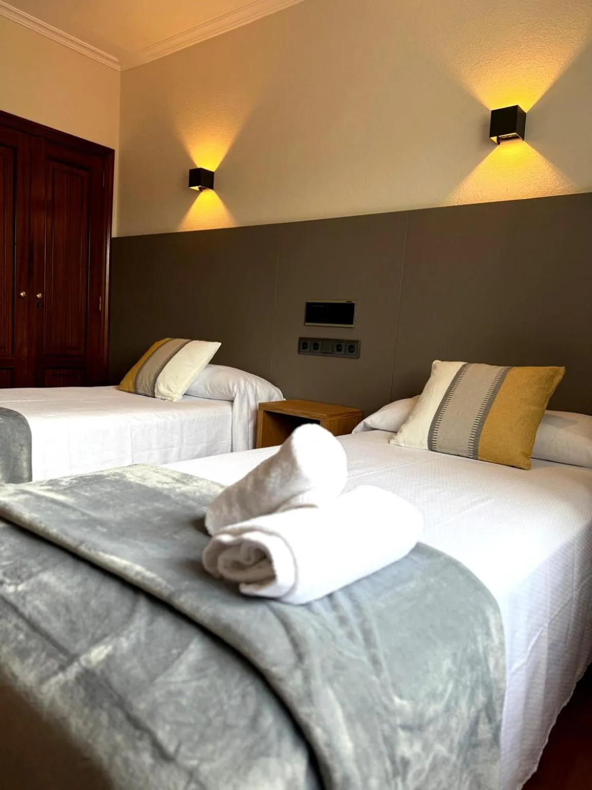 Bedroom, Bed in Hotel Restaurante Isape GBC