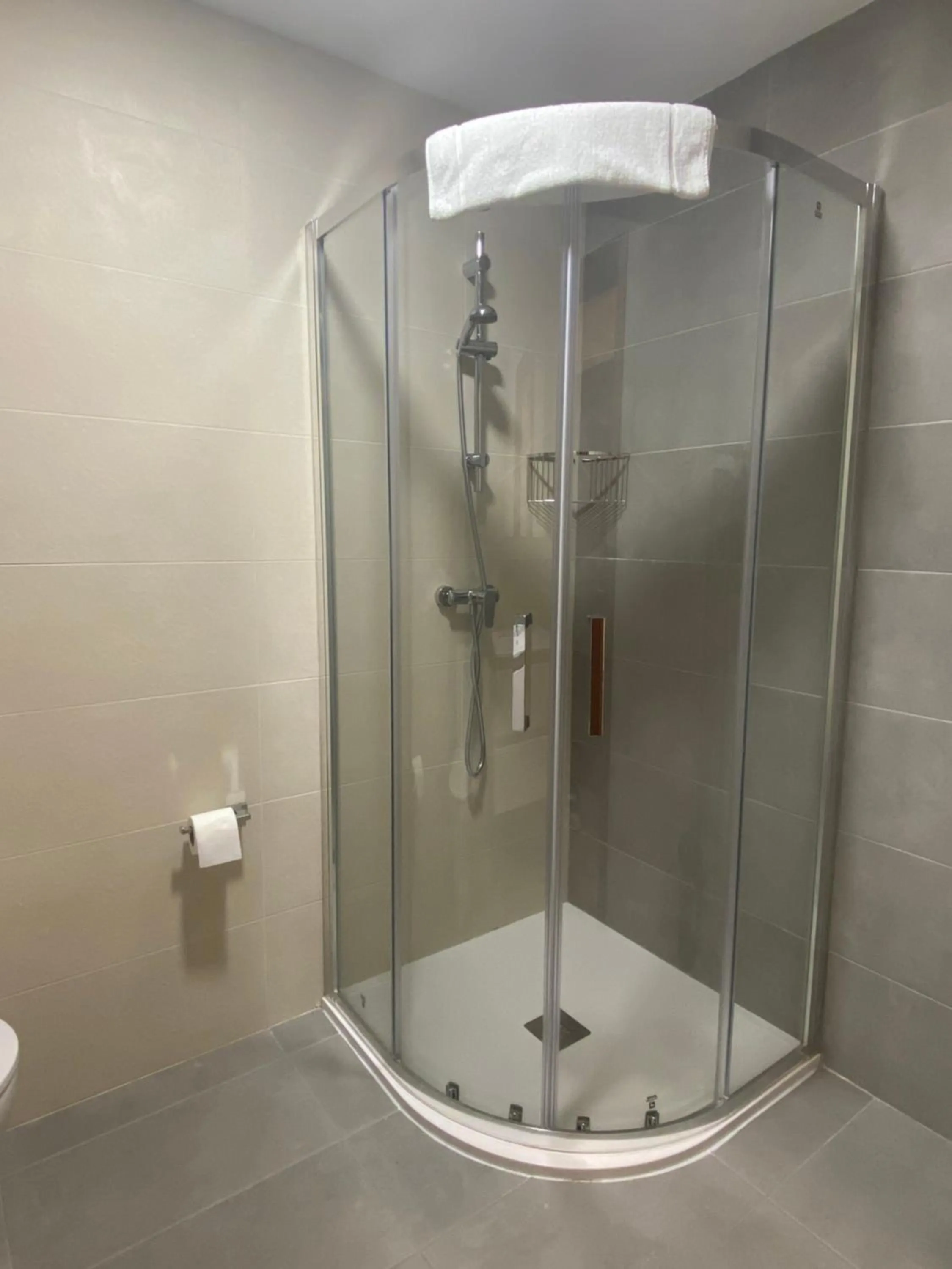 Shower in Hotel Restaurante Isape GBC