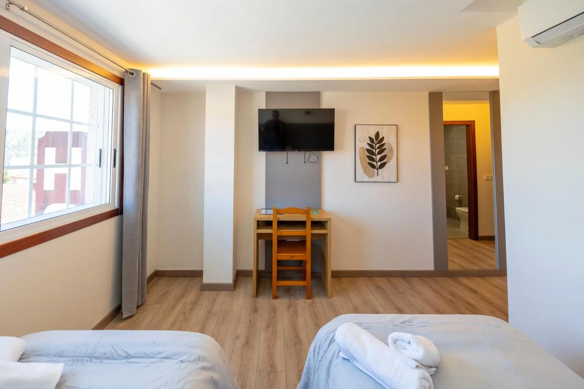 TV and multimedia, Bed in Hotel Restaurante Isape GBC