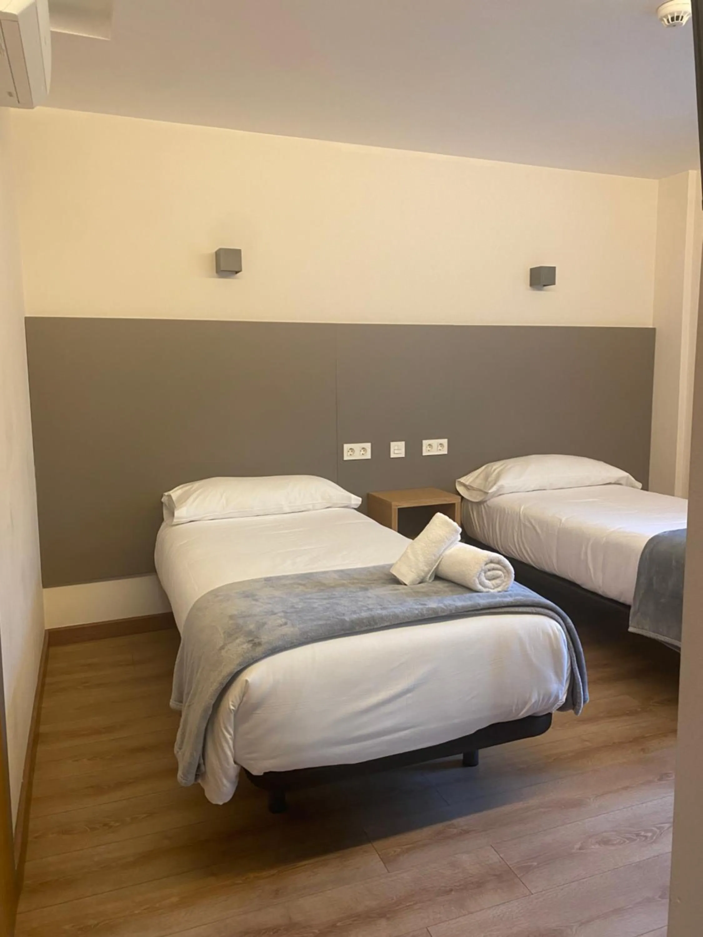 Photo of the whole room, Bed in Hotel Restaurante Isape GBC