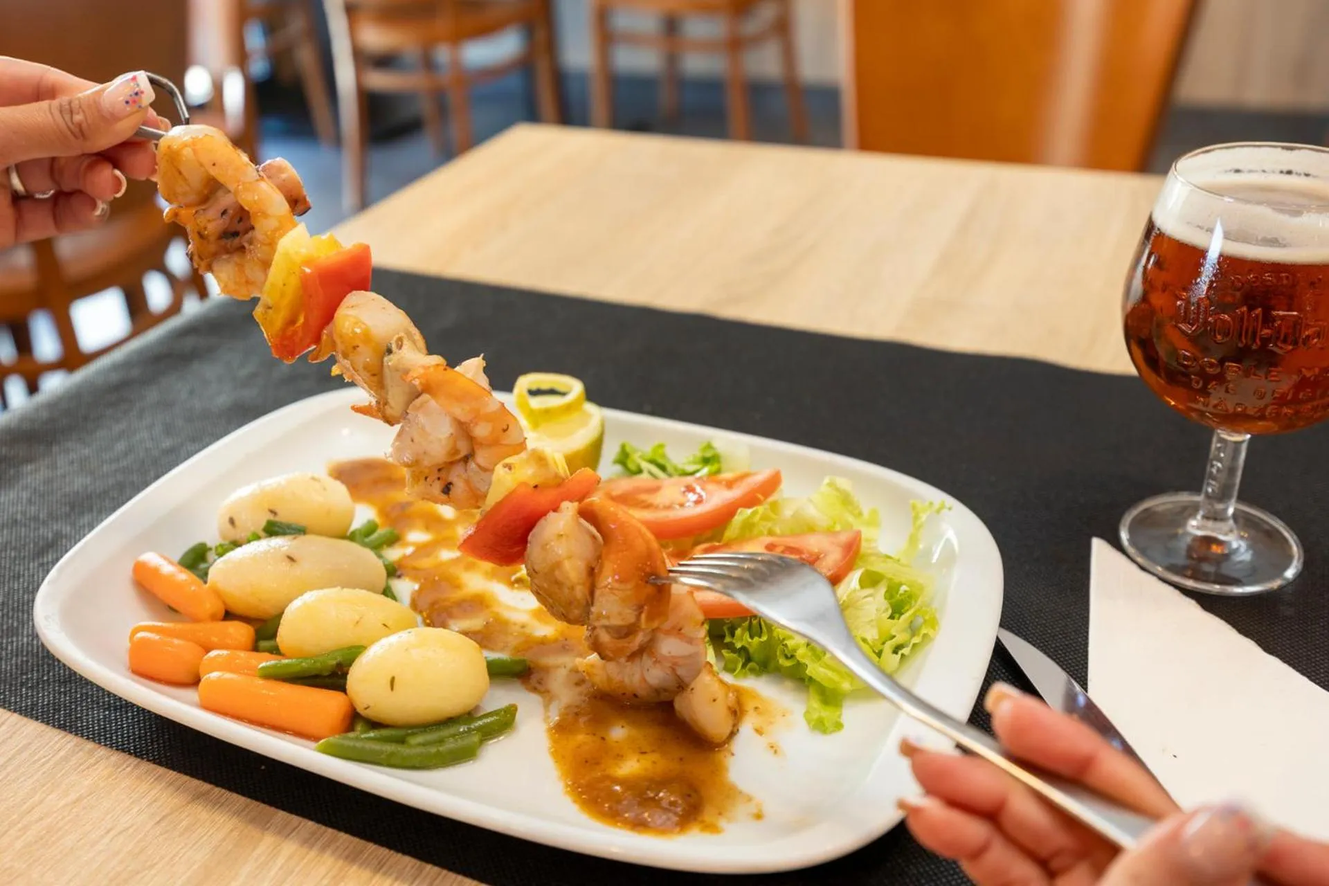 Food and drinks in Hotel Restaurante Isape GBC