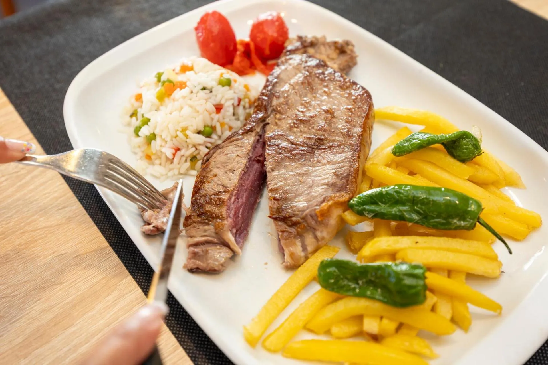 Food and drinks in Hotel Restaurante Isape GBC