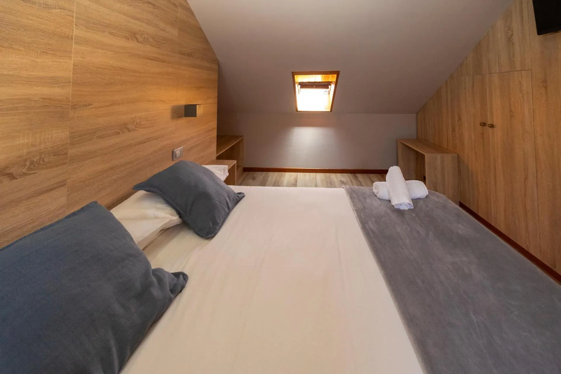 Bedroom, Bed in Hotel Restaurante Isape GBC