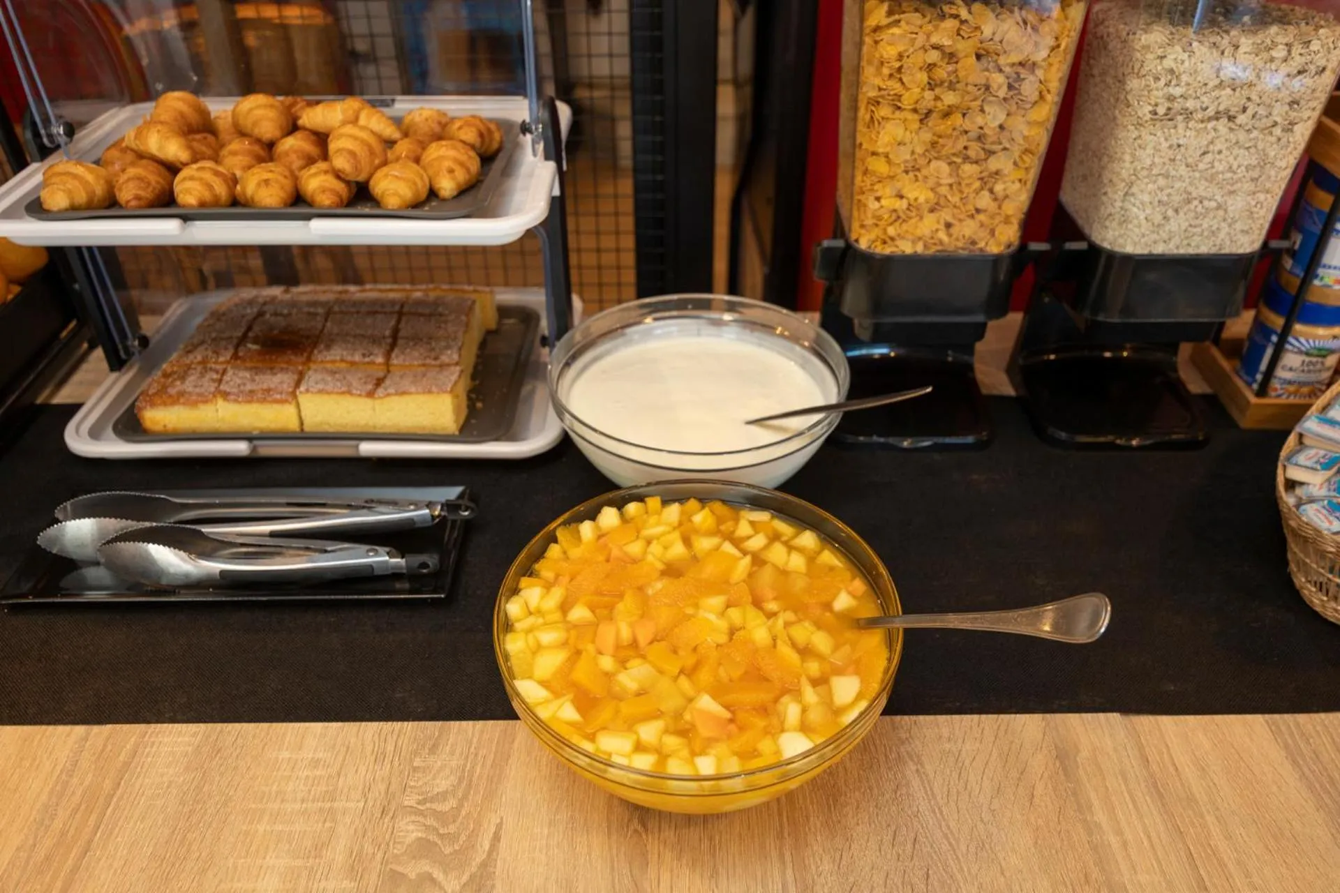 Buffet breakfast in Hotel Restaurante Isape GBC