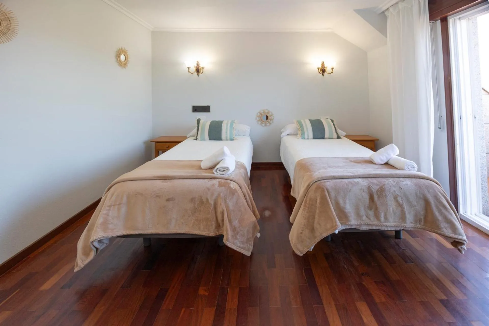 Bedroom, Bed in Hotel Restaurante Isape GBC