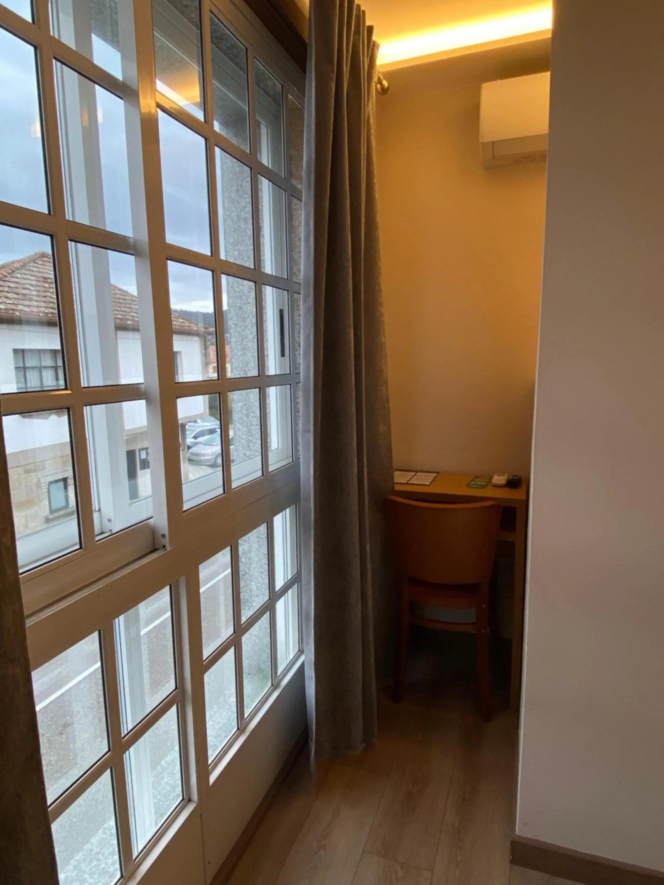 Photo of the whole room in Hotel Restaurante Isape GBC