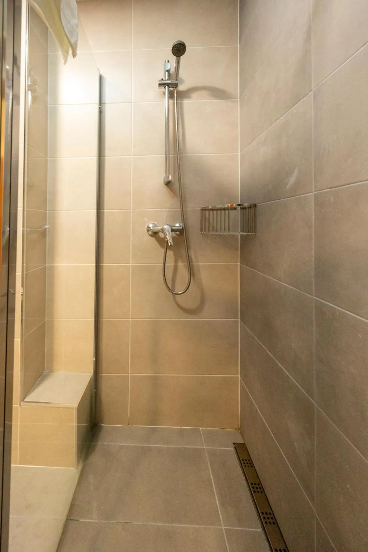 Shower in Hotel Restaurante Isape GBC