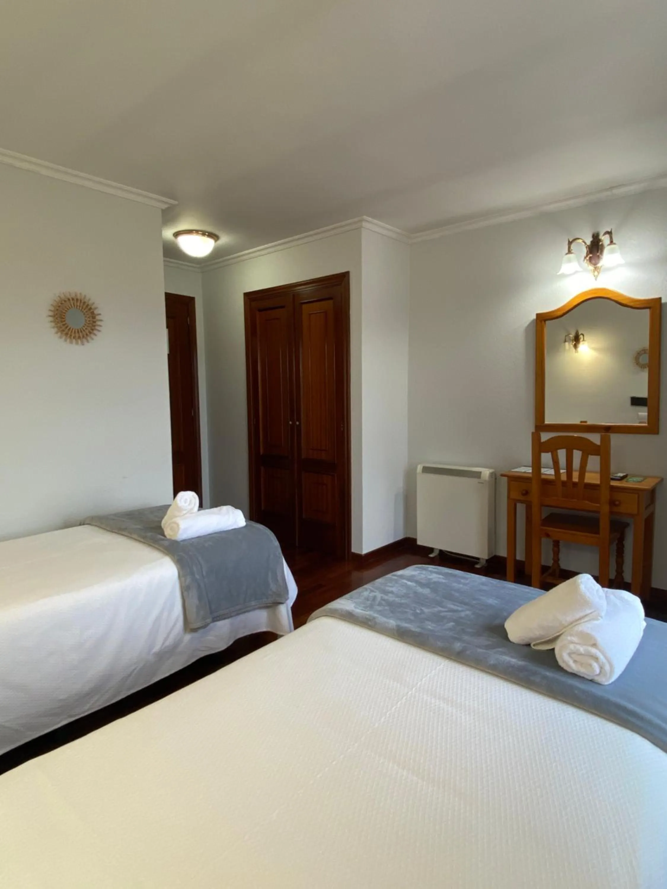 Photo of the whole room, Bed in Hotel Restaurante Isape GBC