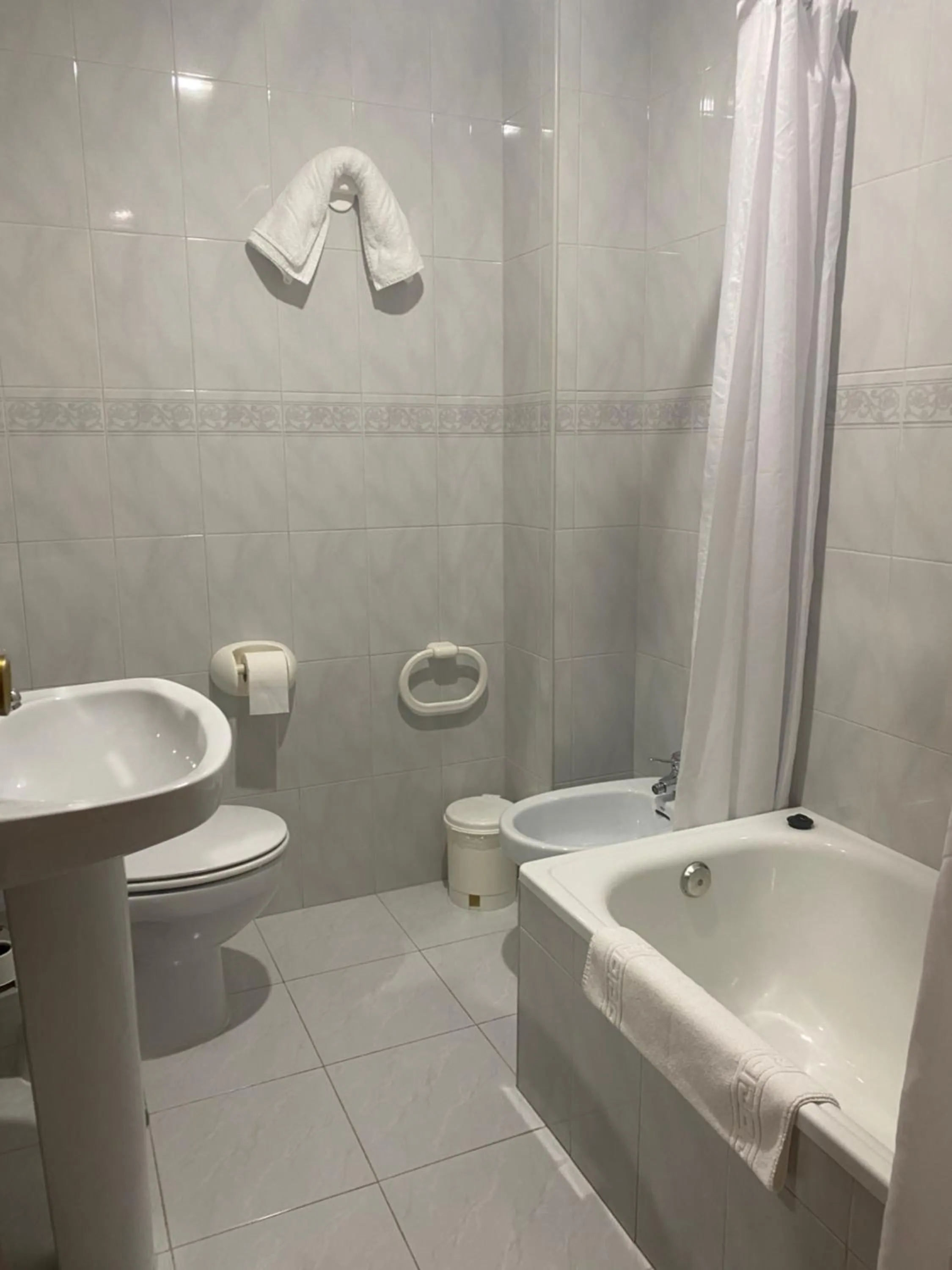 Bathroom in Hotel Restaurante Isape GBC