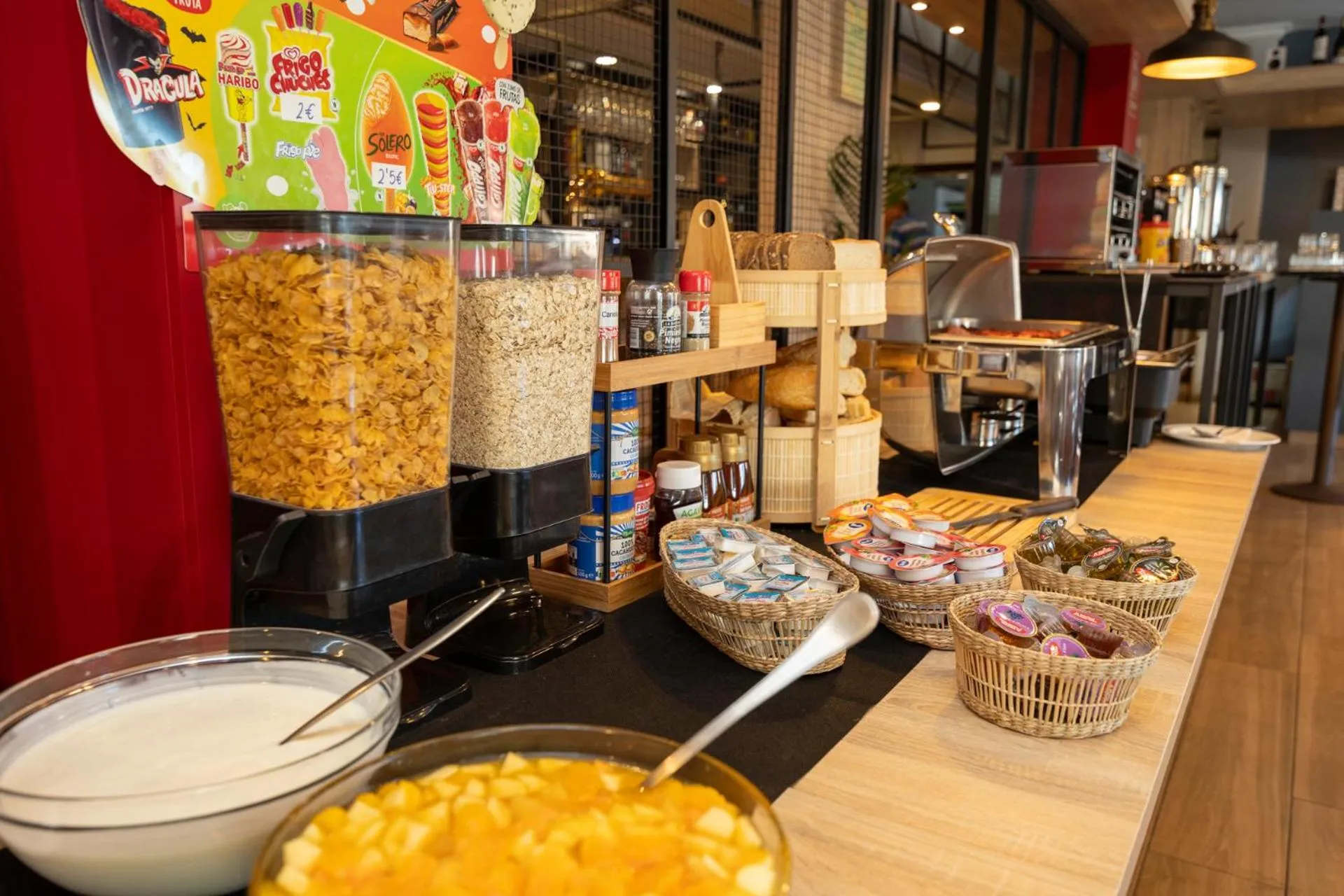 Buffet breakfast in Hotel Restaurante Isape GBC