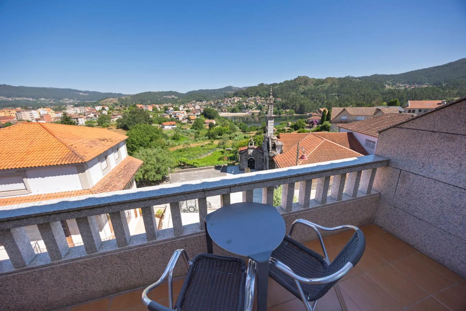 Balcony/Terrace in Hotel Restaurante Isape GBC