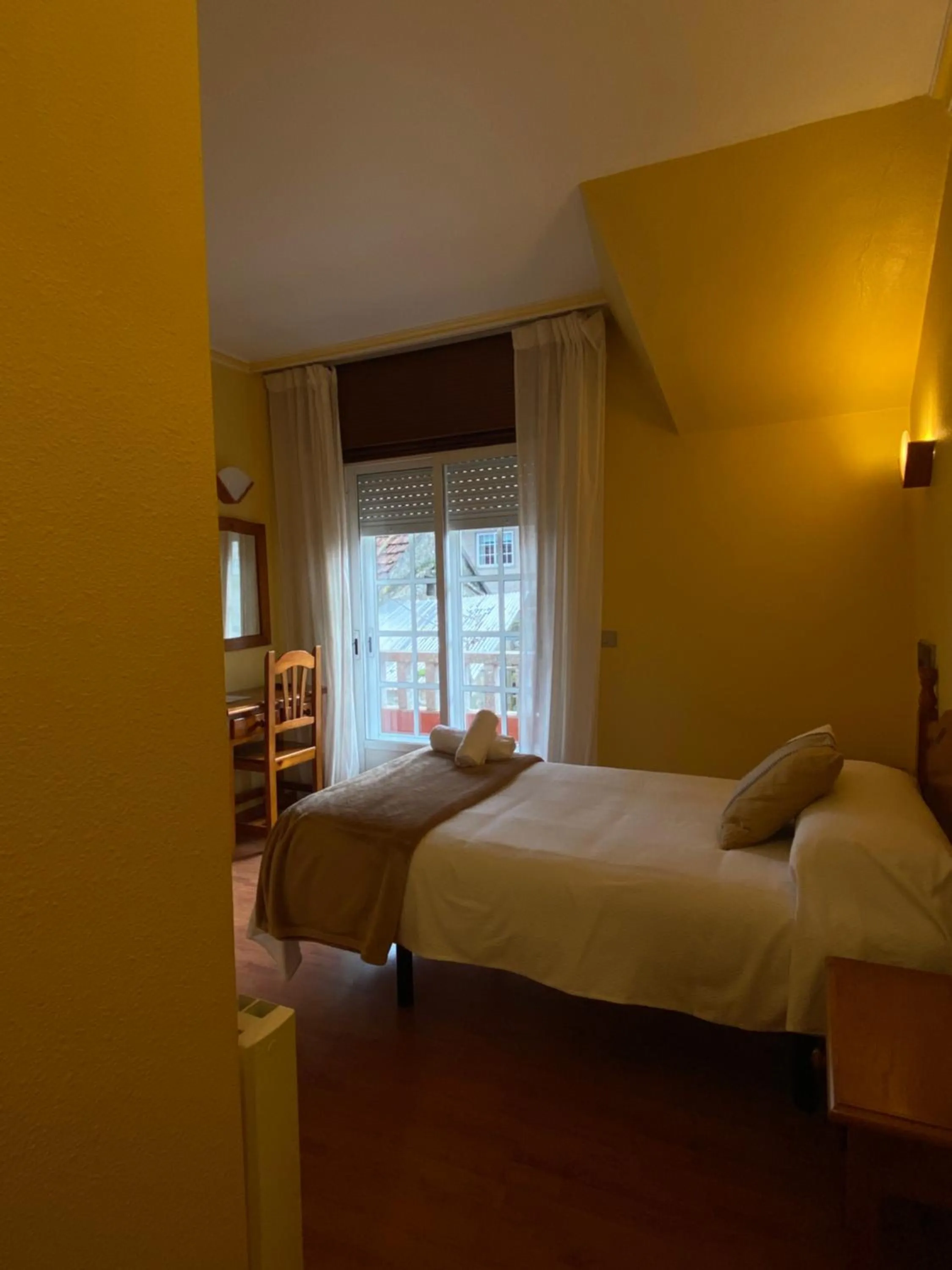 Photo of the whole room, Bed in Hotel Restaurante Isape GBC