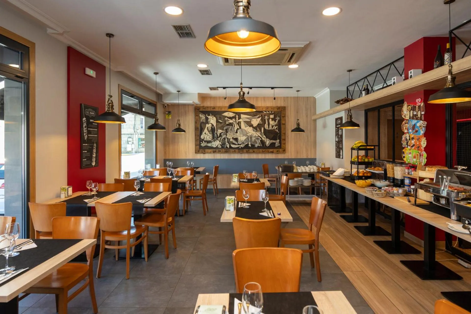 Restaurant/places to eat in Hotel Restaurante Isape GBC