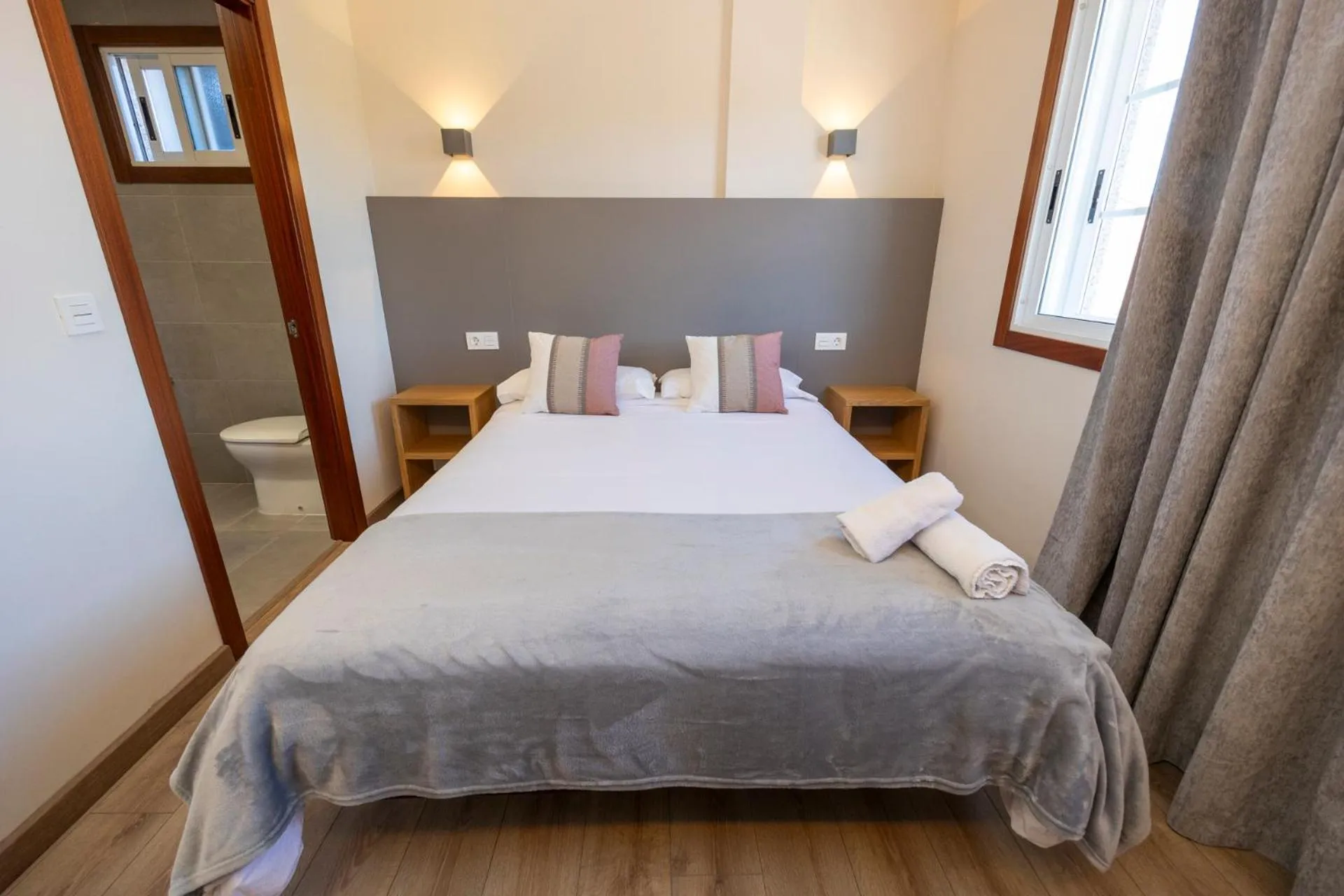 Bedroom, Bed in Hotel Restaurante Isape GBC