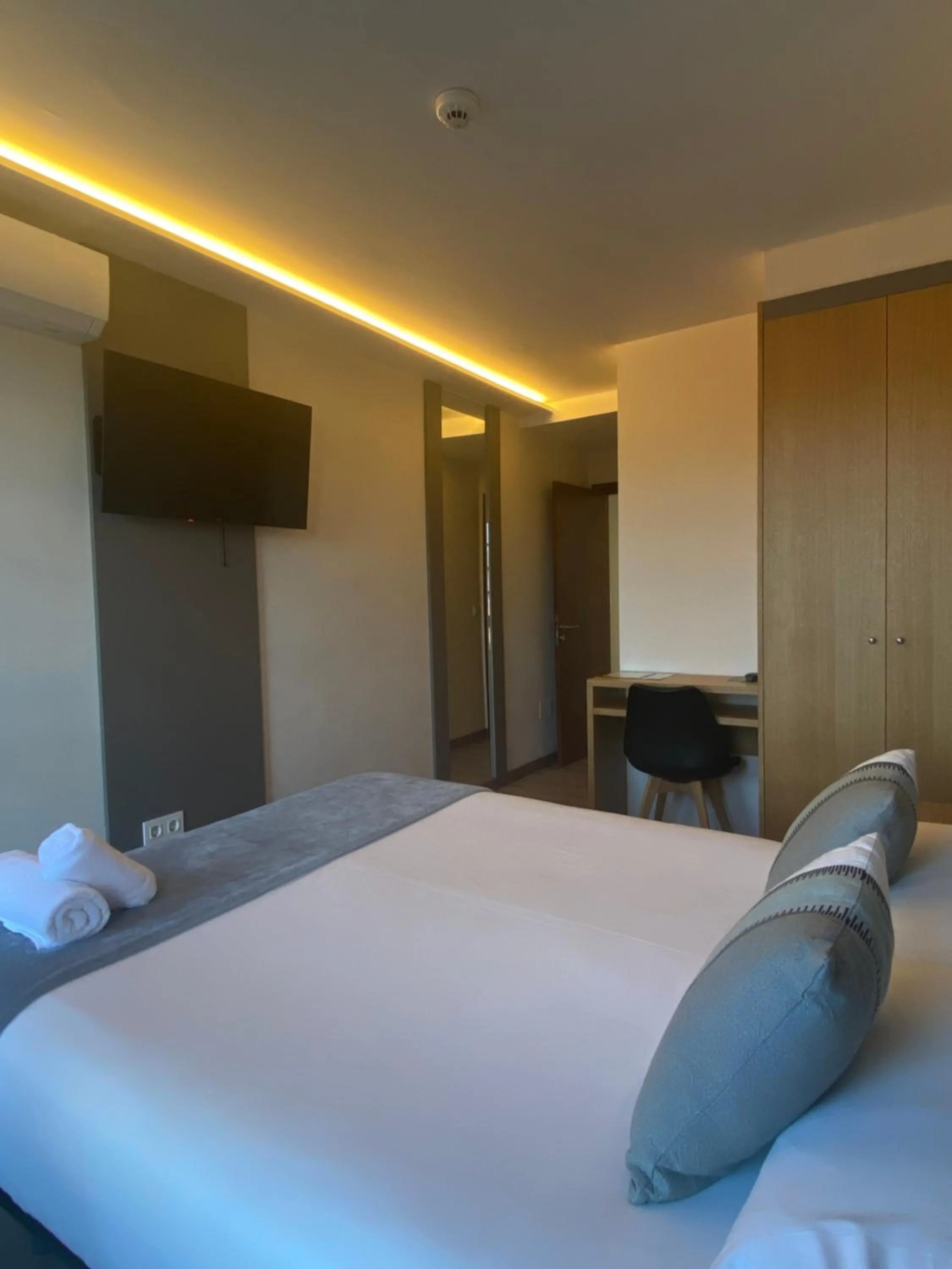 Photo of the whole room, Bed in Hotel Restaurante Isape GBC