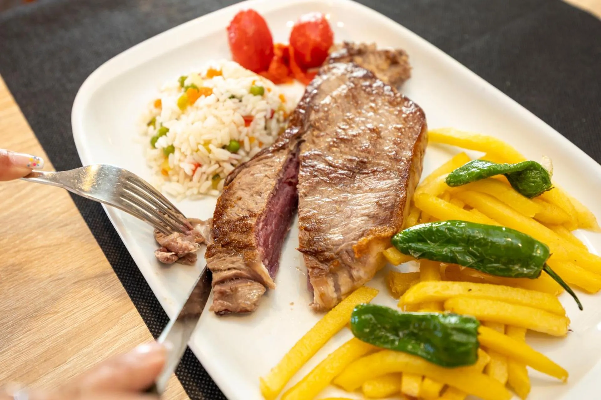 Food and drinks in Hotel Restaurante Isape GBC