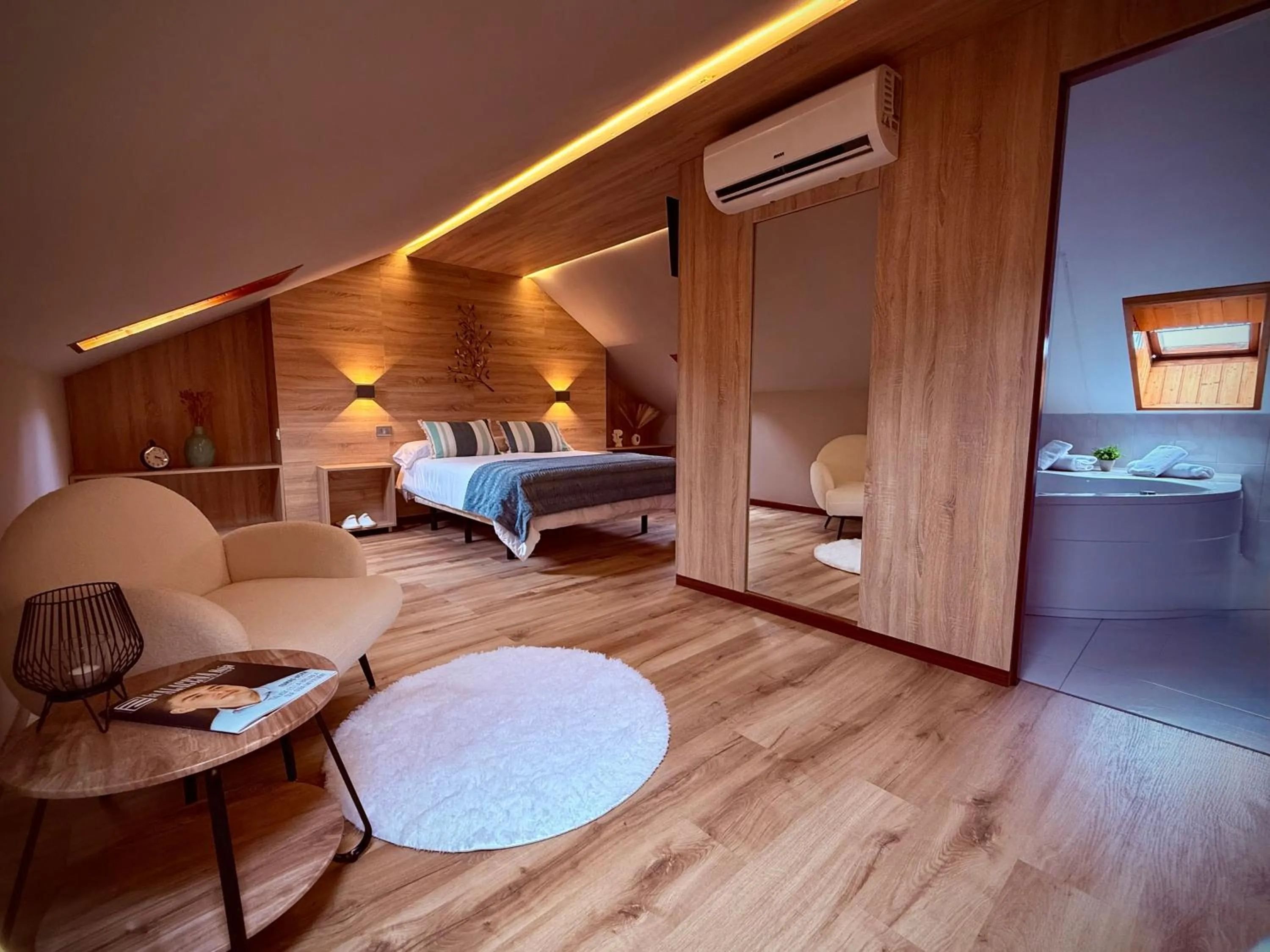 Photo of the whole room, Bed in Hotel Restaurante Isape GBC