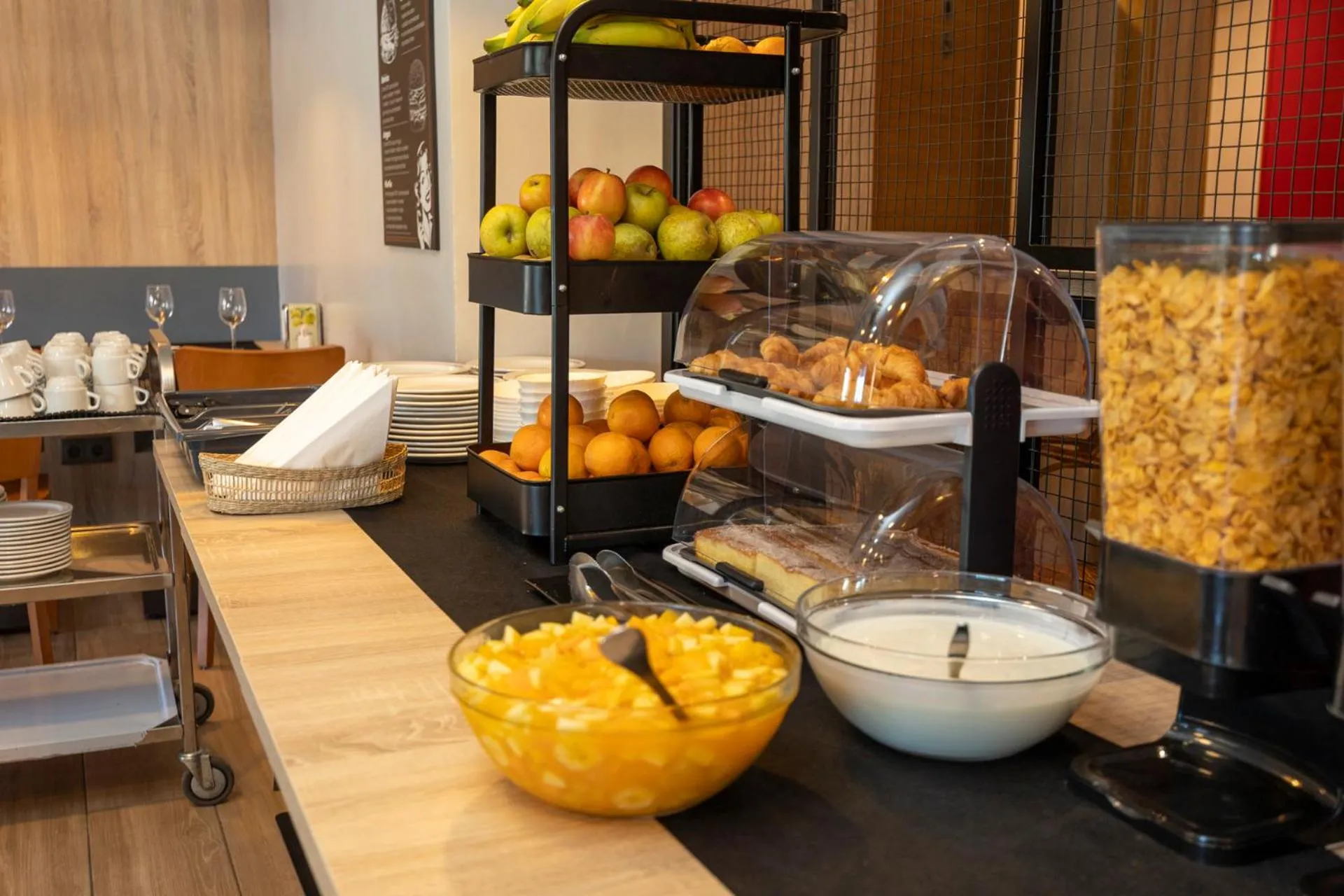 Buffet breakfast in Hotel Restaurante Isape GBC