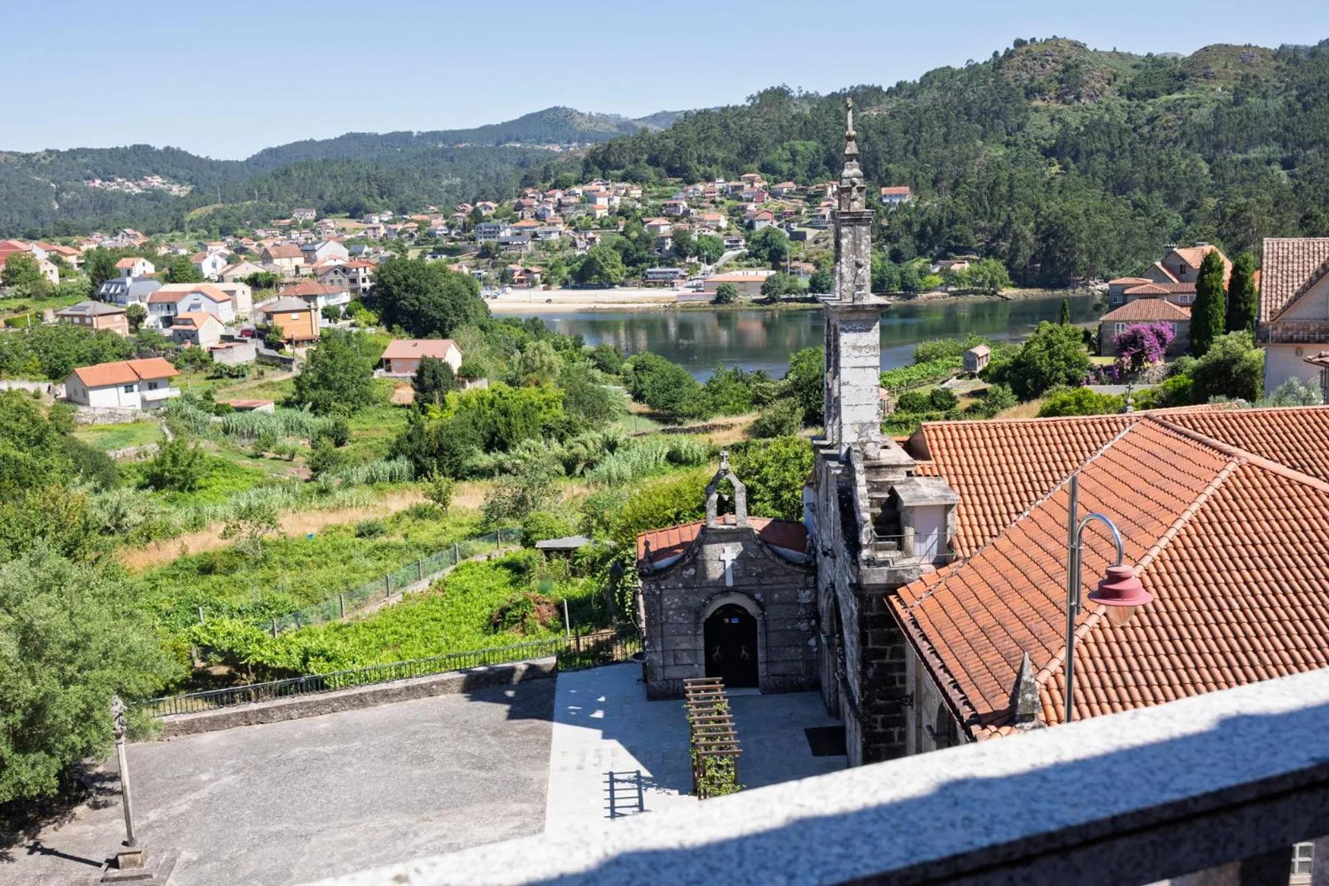 Nearby landmark in Hotel Restaurante Isape GBC